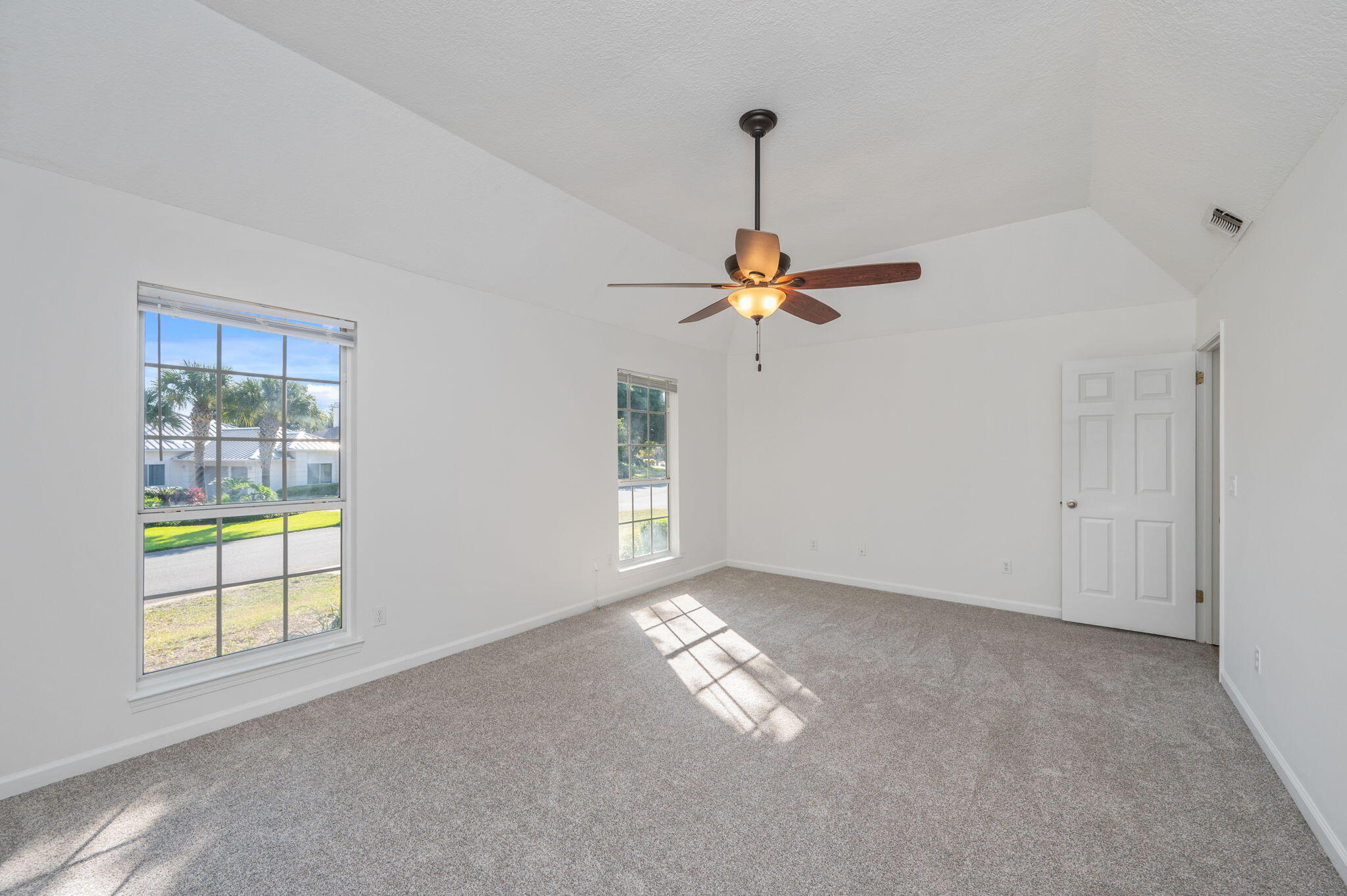 LAKE POINTE - Residential