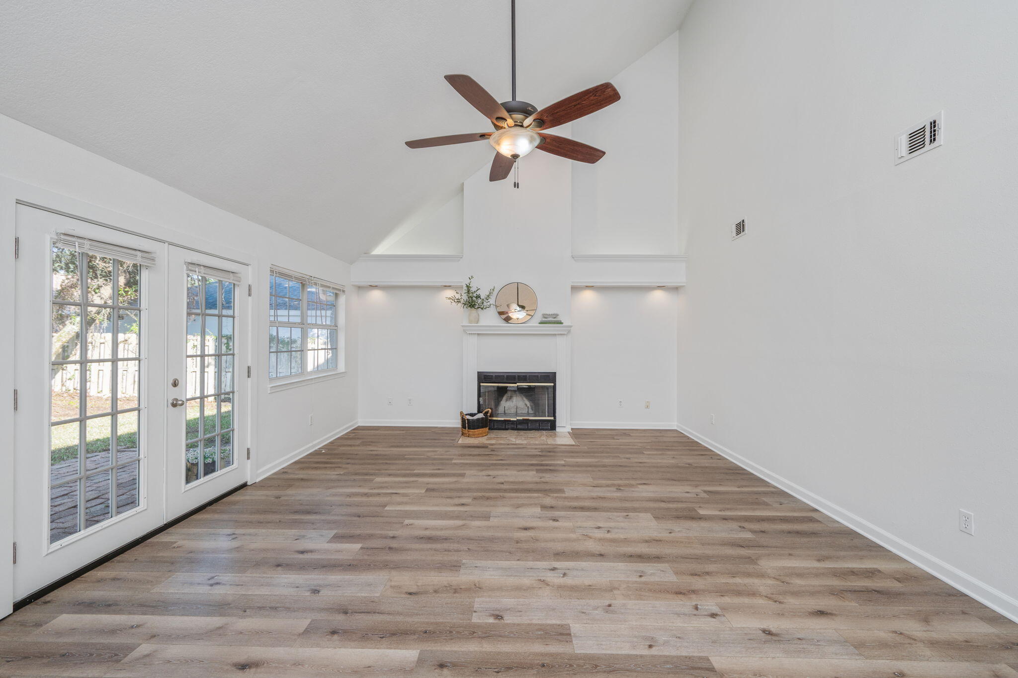 LAKE POINTE - Residential