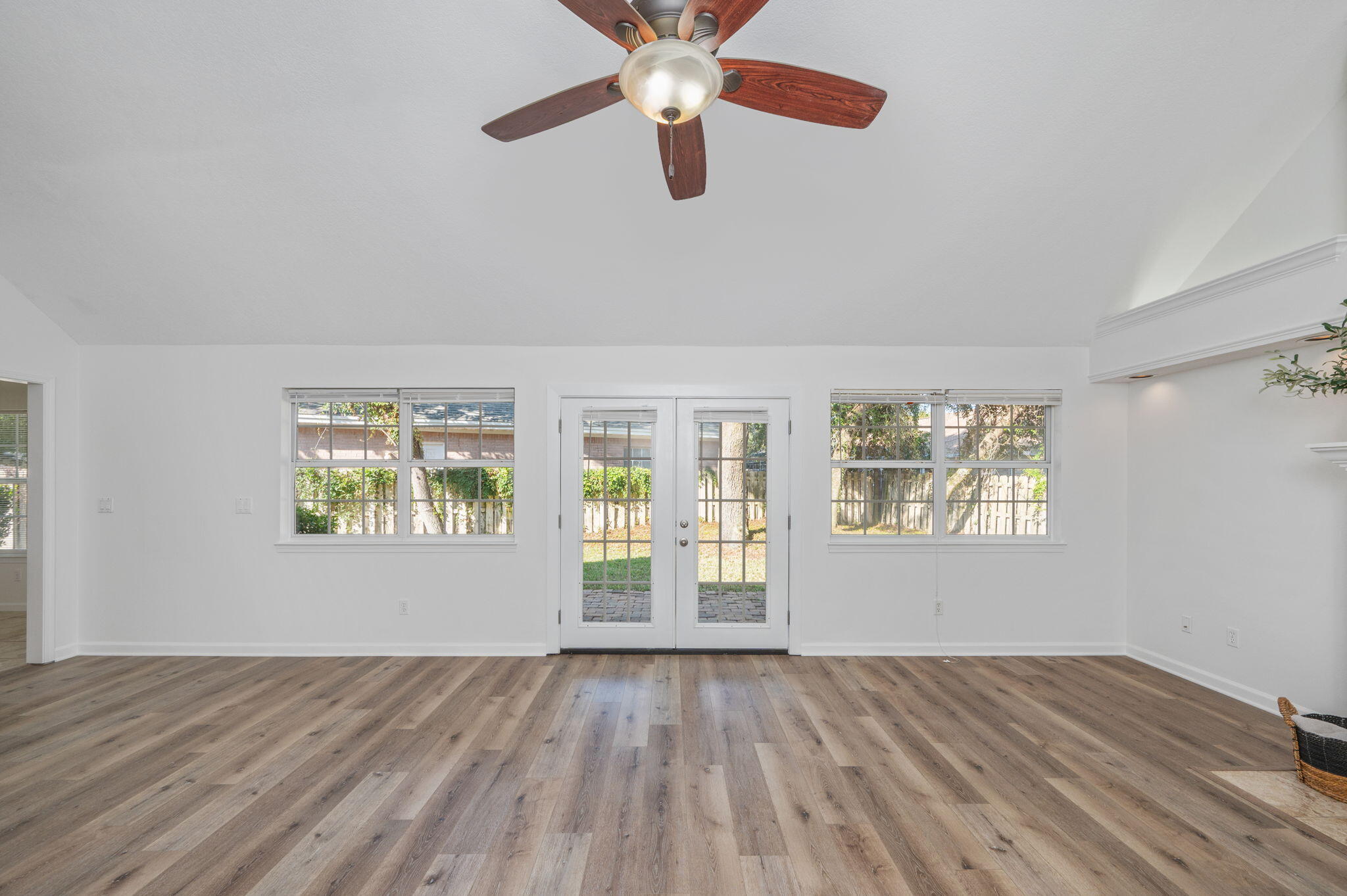 LAKE POINTE - Residential