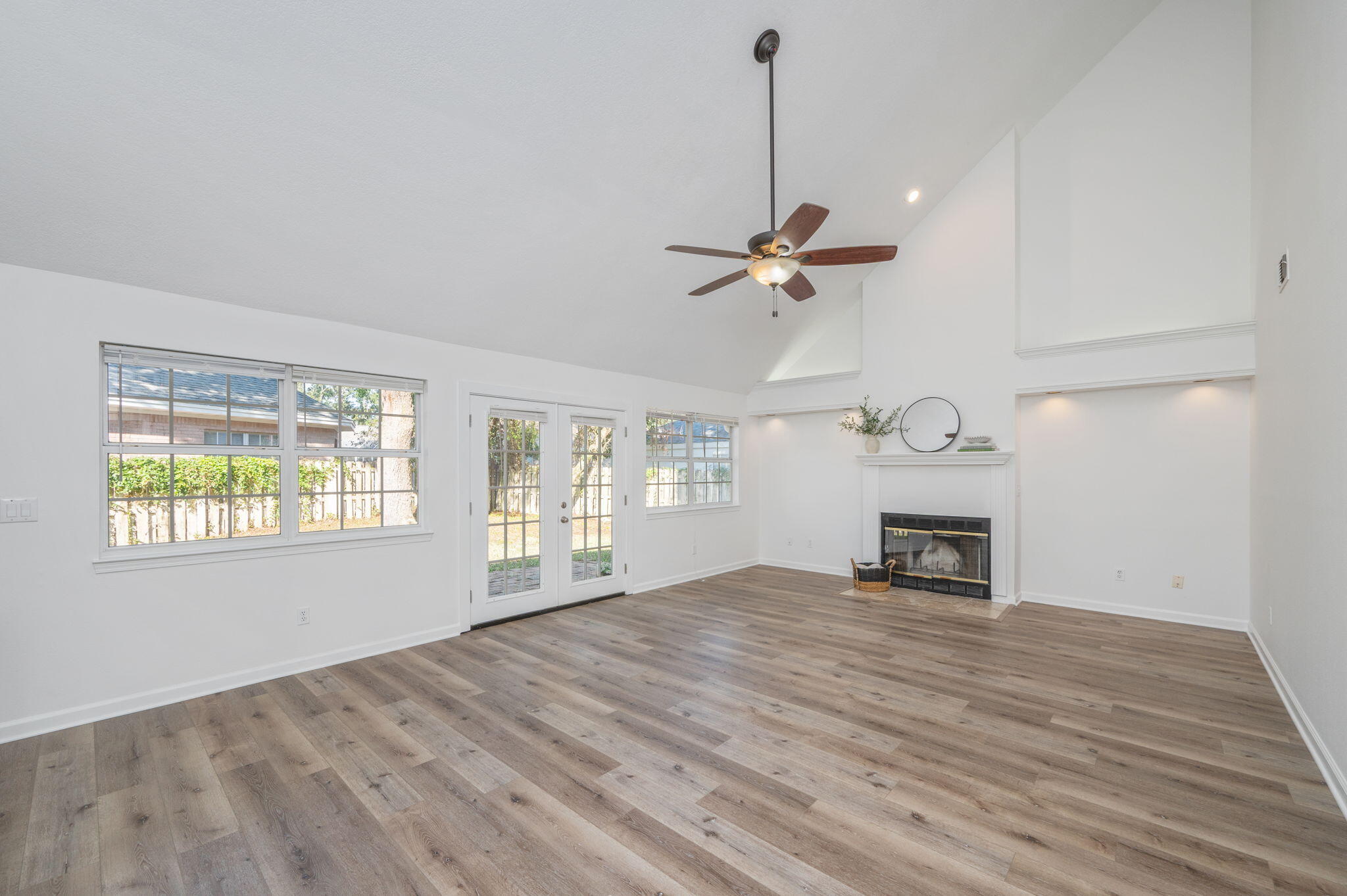 LAKE POINTE - Residential