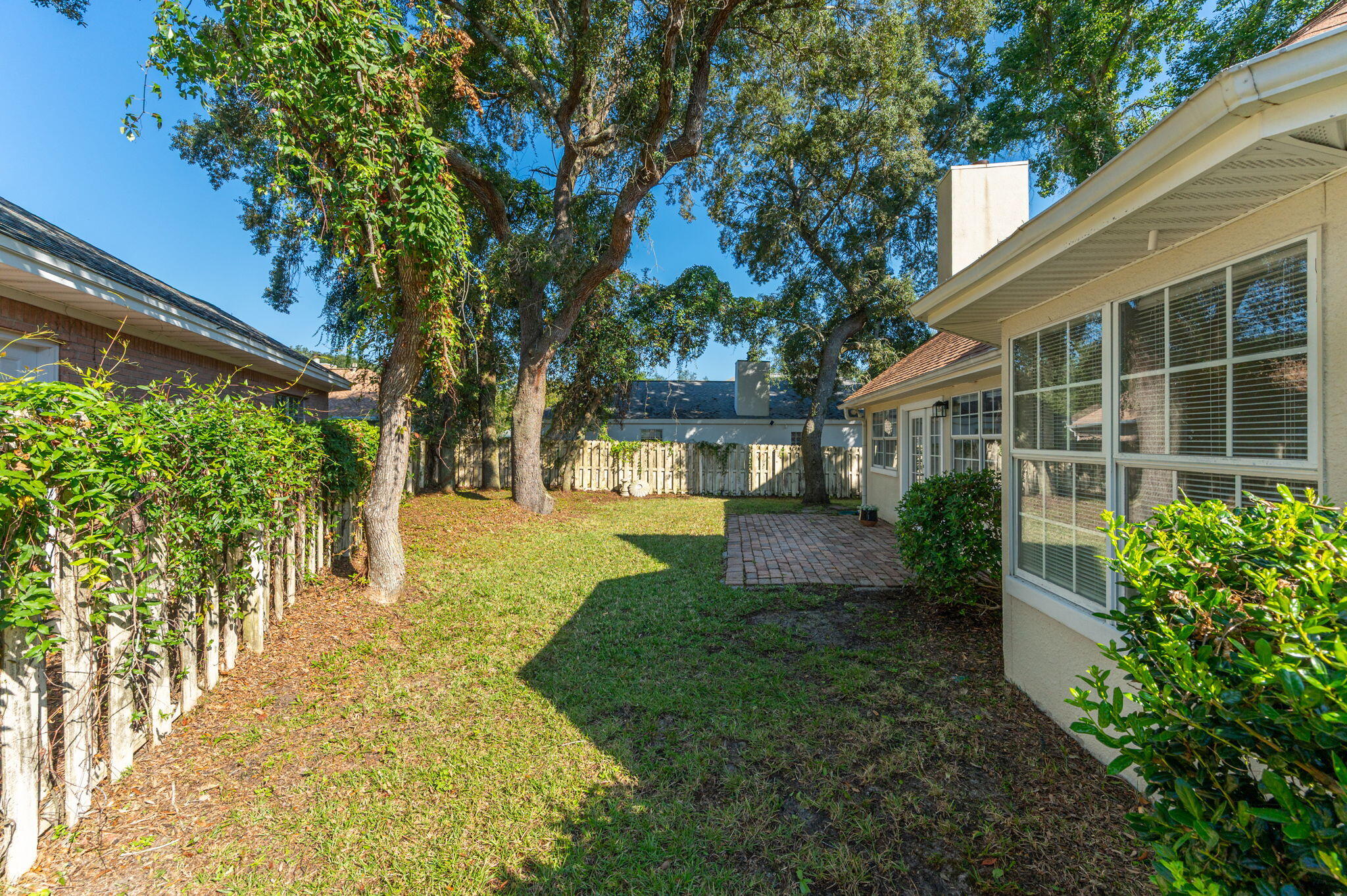LAKE POINTE - Residential