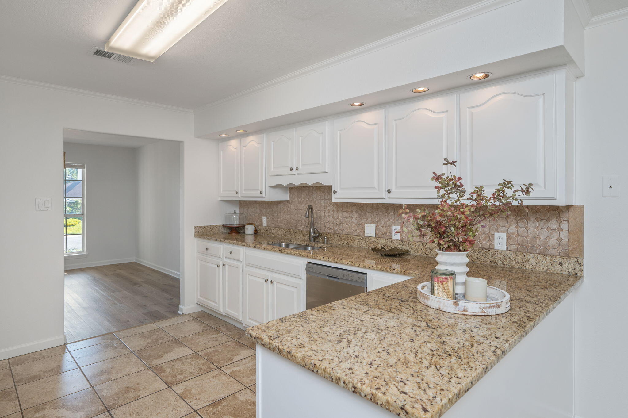 LAKE POINTE - Residential