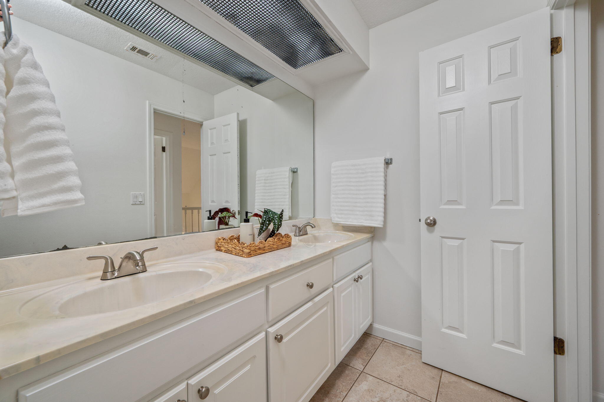 LAKE POINTE - Residential