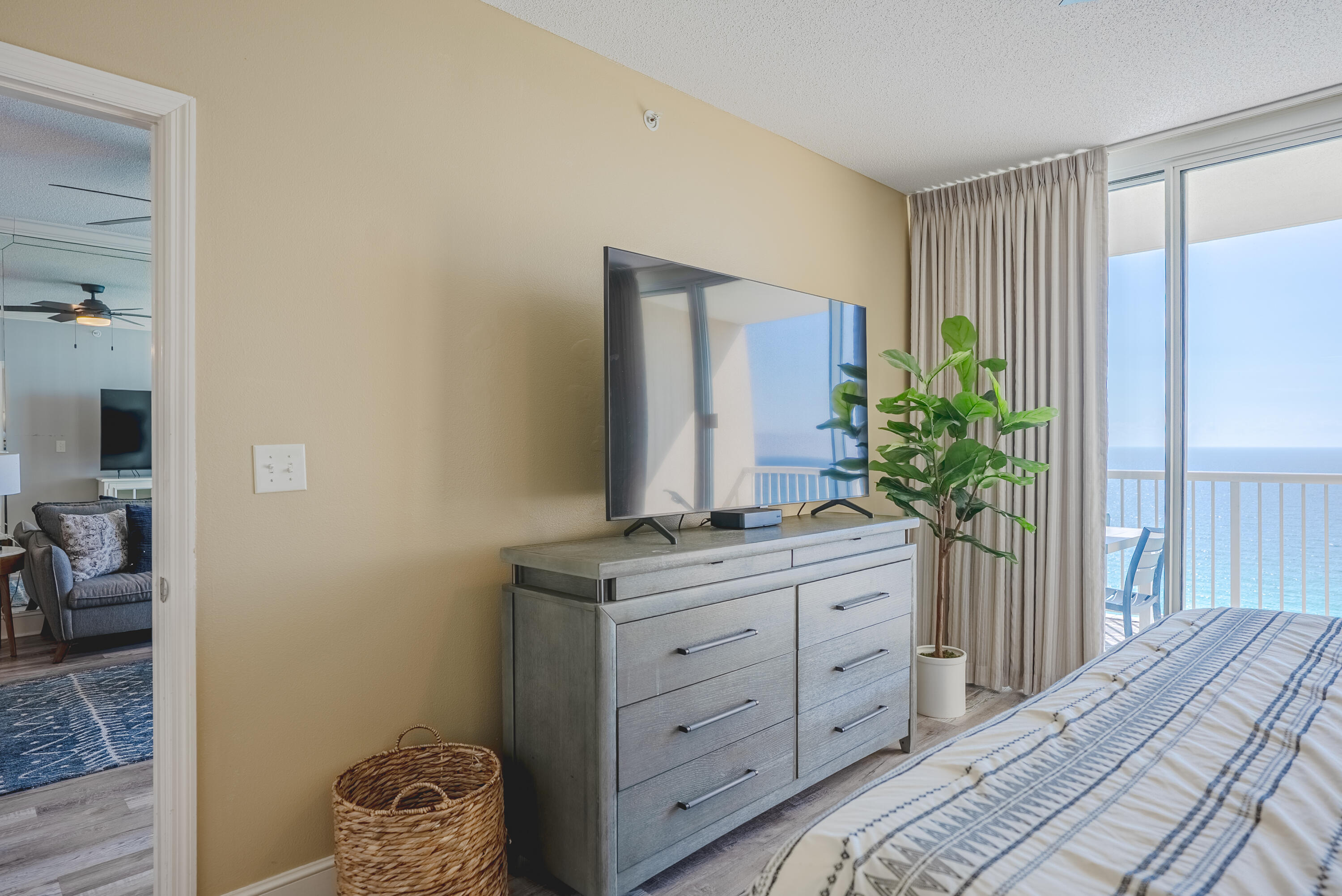 MAJESTIC BEACH TOWERS I - Residential