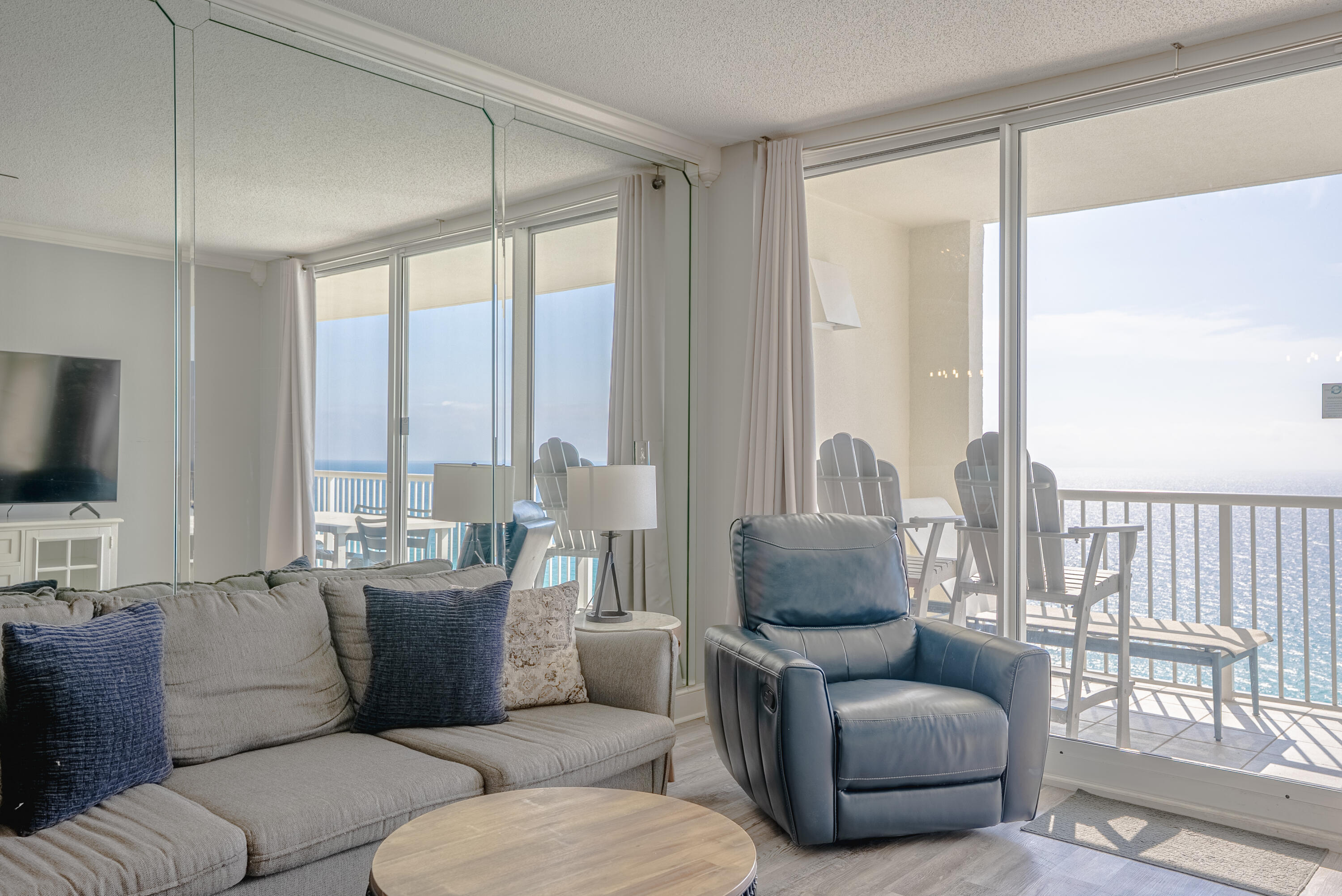 MAJESTIC BEACH TOWERS I - Residential