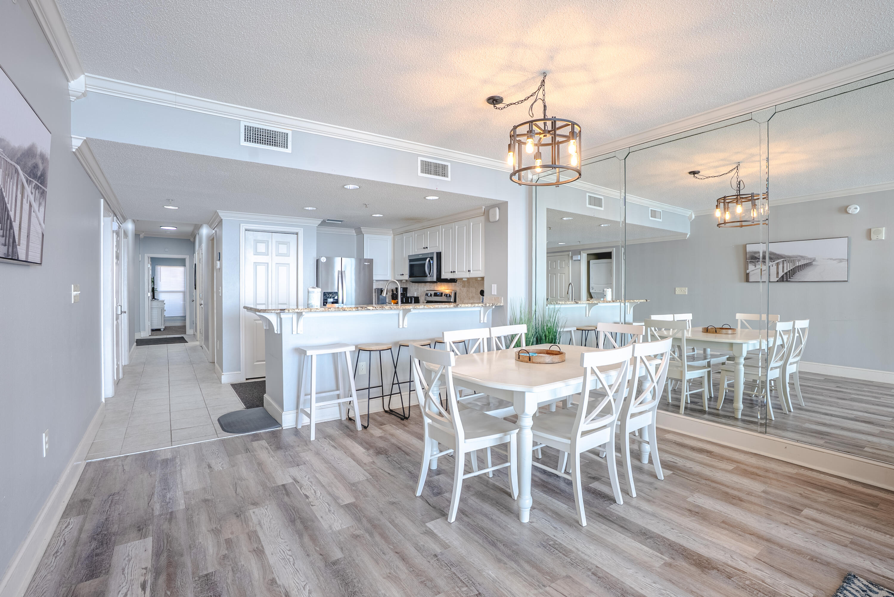 MAJESTIC BEACH TOWERS I - Residential