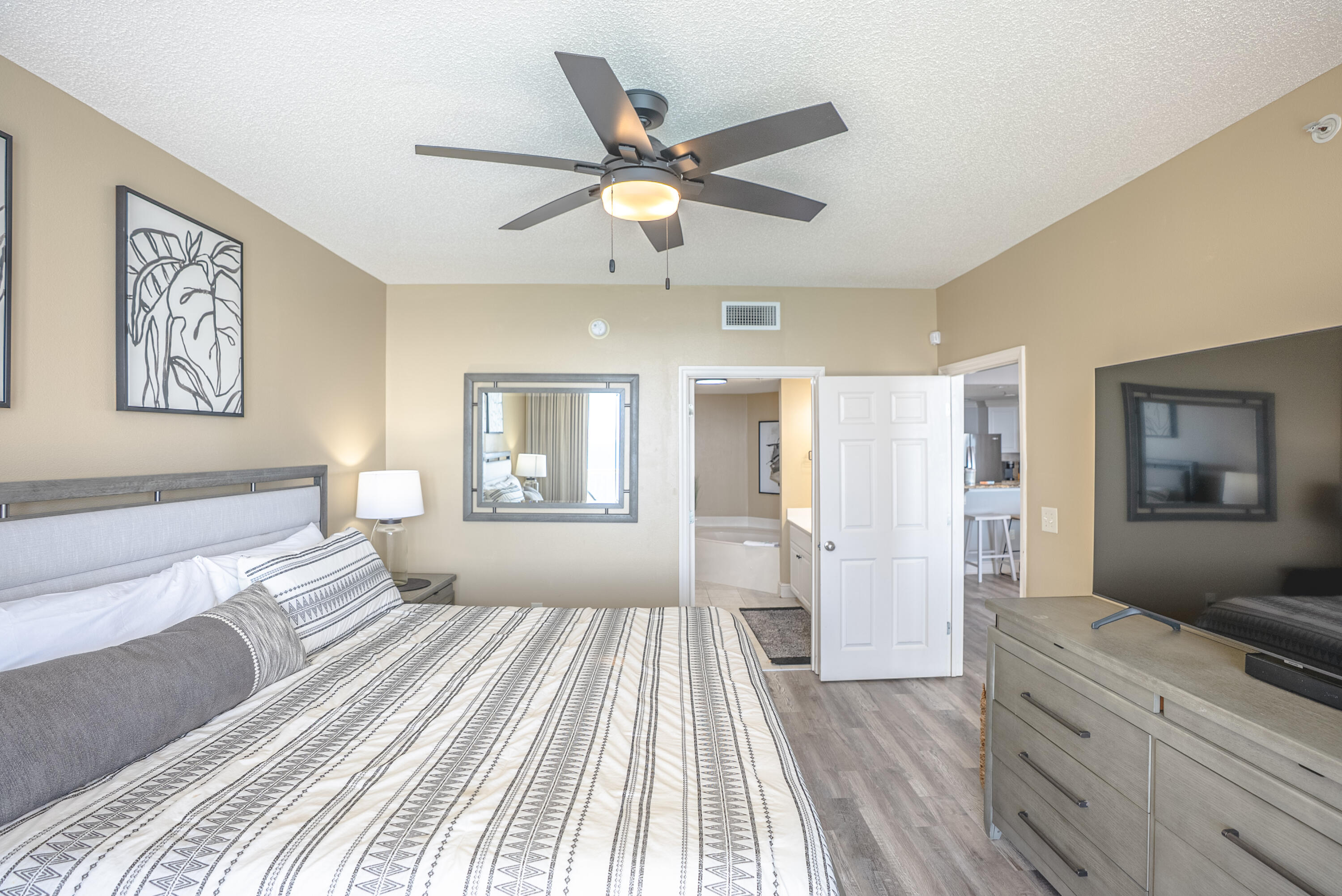 MAJESTIC BEACH TOWERS I - Residential