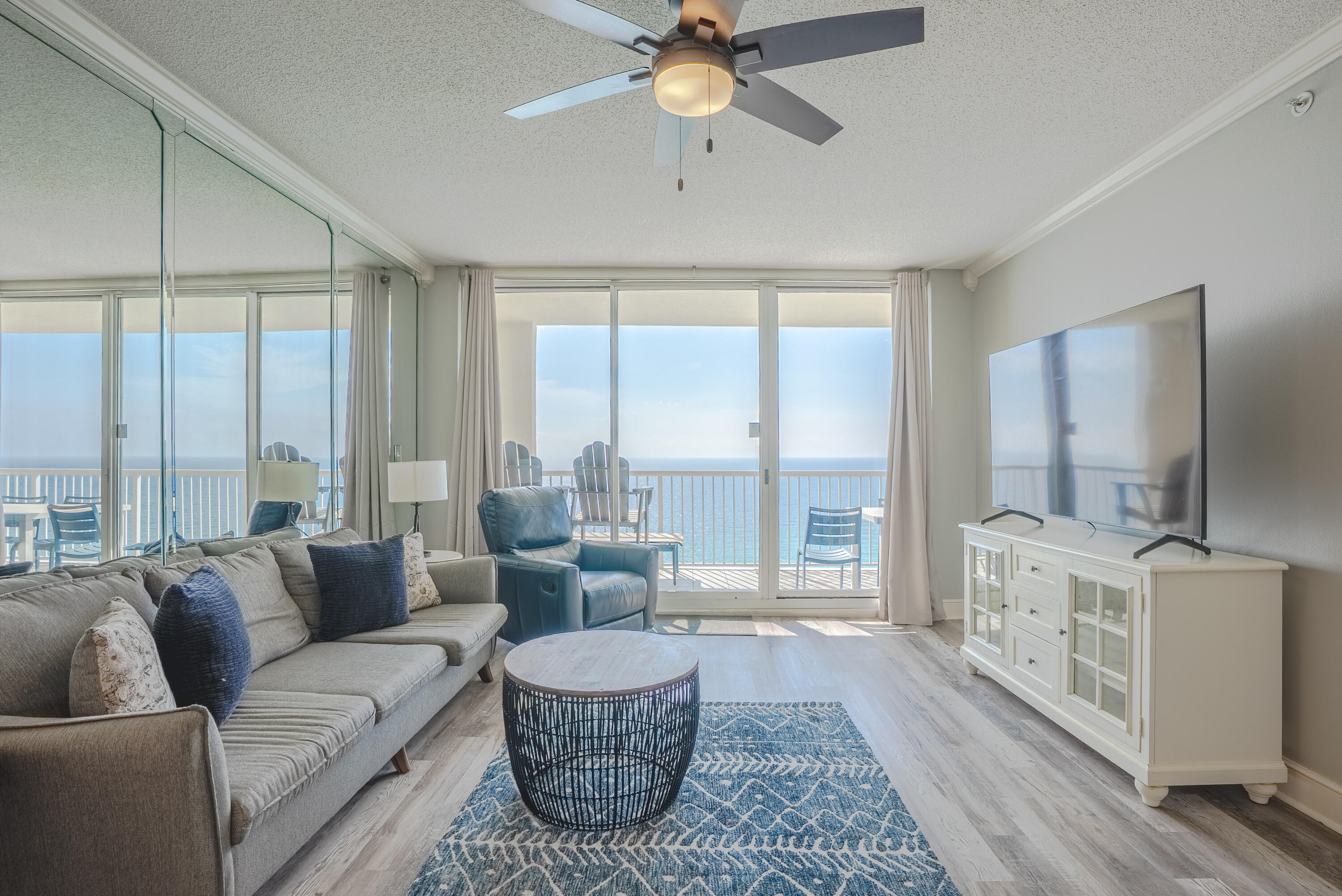 MAJESTIC BEACH TOWERS I - Residential