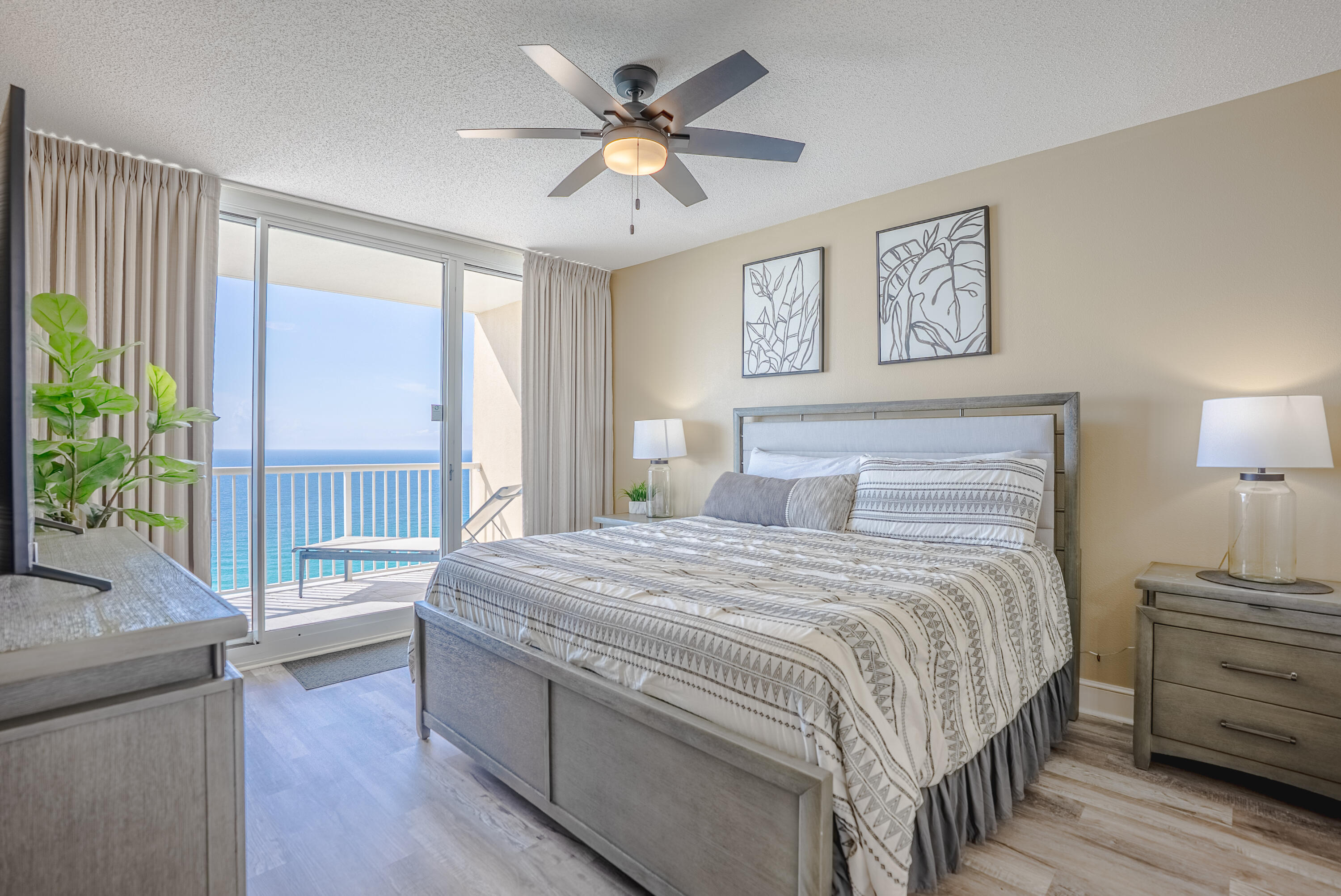 MAJESTIC BEACH TOWERS I - Residential