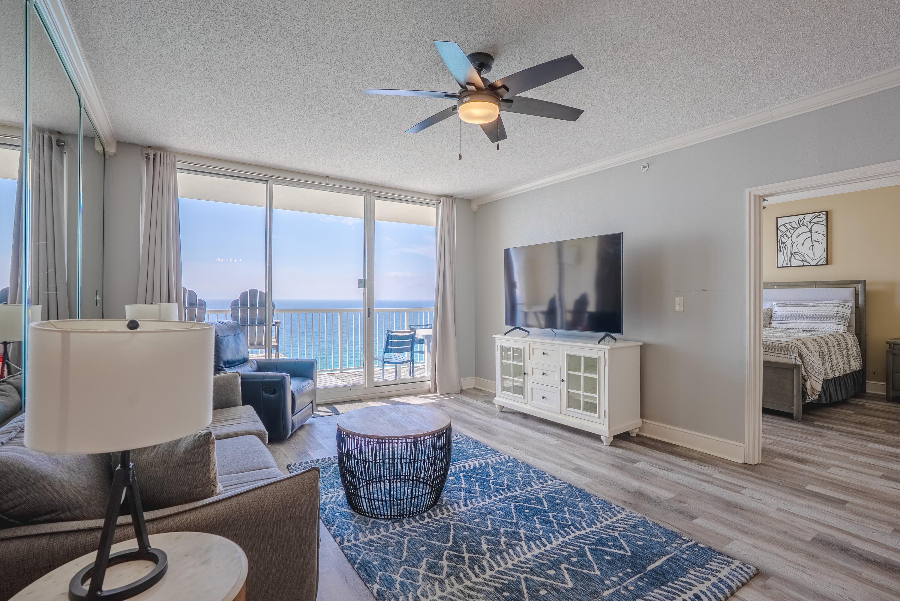 MAJESTIC BEACH TOWERS I - Residential