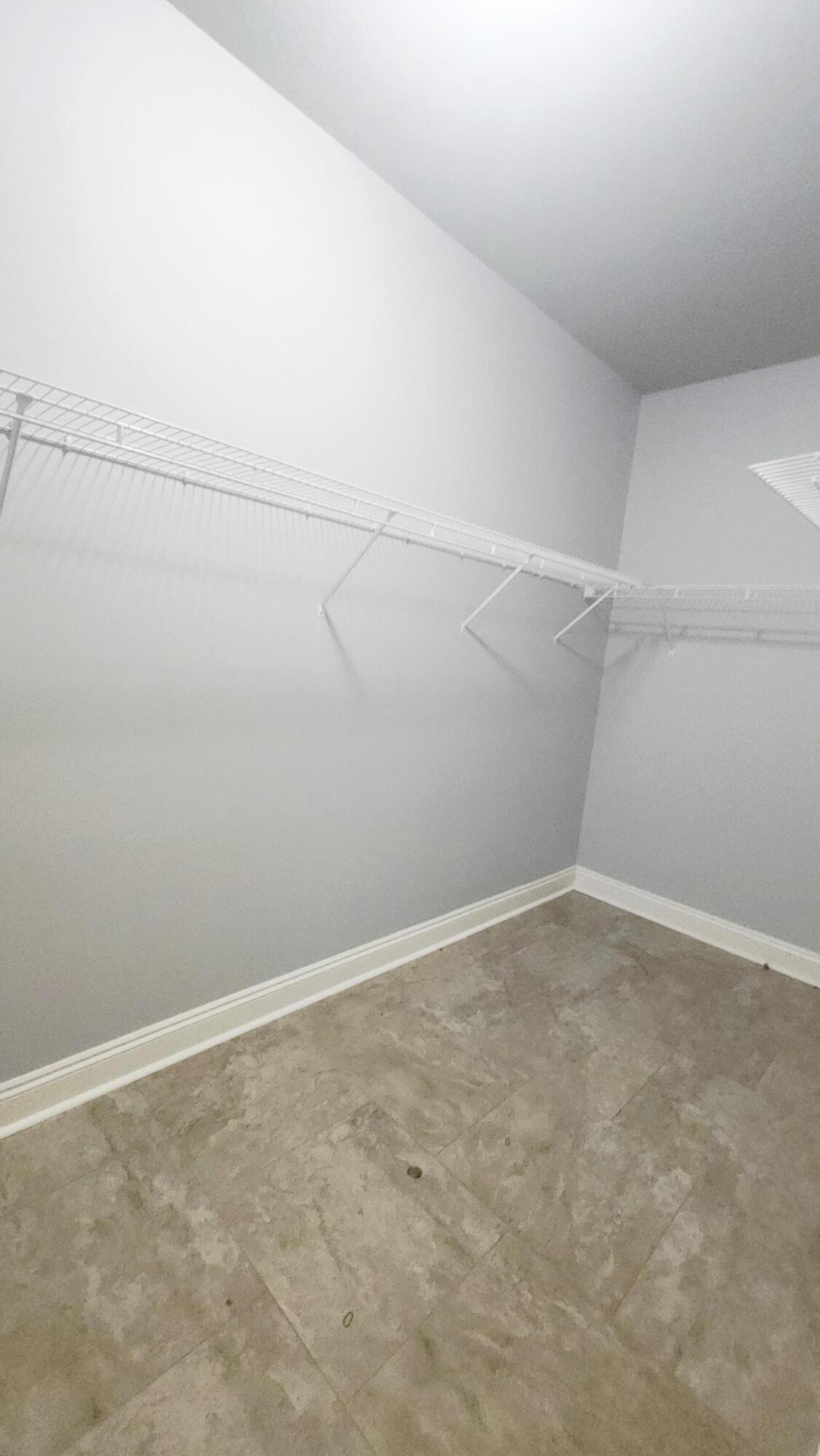 CRESCENT SHORES - Residential Lease