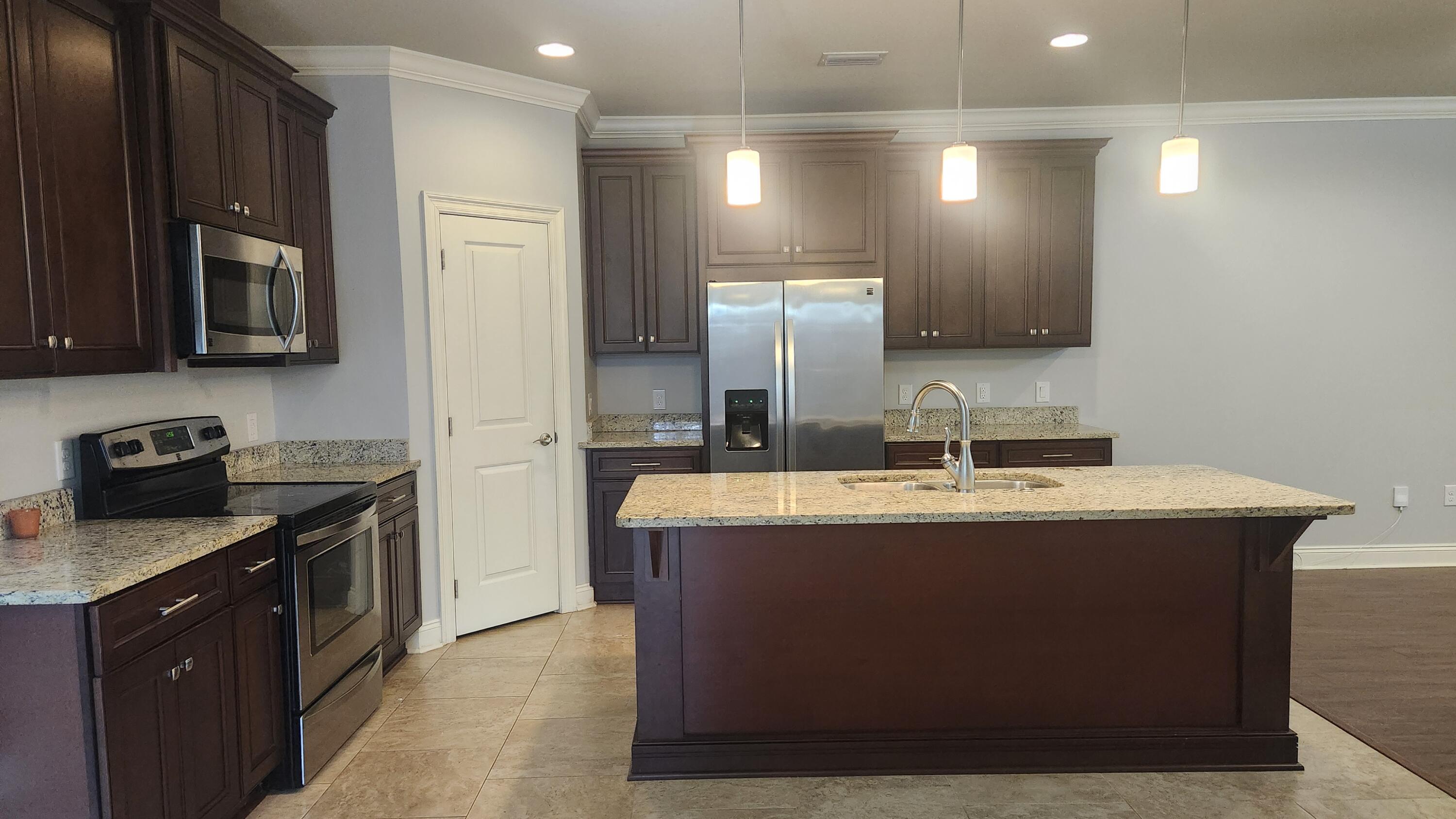 CRESCENT SHORES - Residential Lease