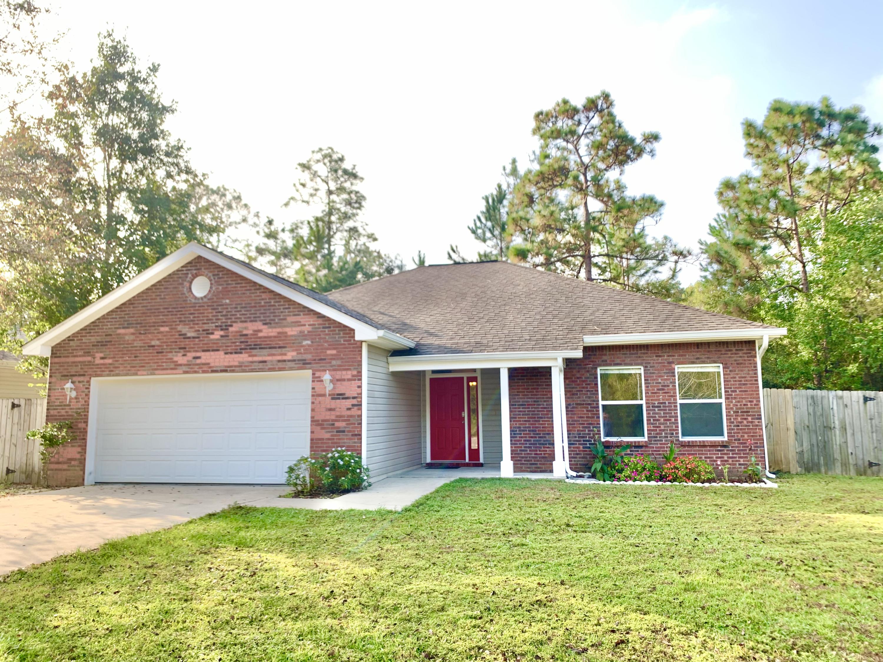 OPEN HOUSE: SAT 10/16, 11A-1P! ENJOY THIS 3/2 HOME, NO HOA AT THE END OF A QUITE CUL-DE-SAC, CLOSE TO FREEPORT SCHOOLS, FRESHLY PAINTED AND READY TO MOVE IN! LARGE BACKYARD WITH PRIVACY FENCE. OPEN FLOOR CONCEPT, SPLIT BEDROOMS, BERBER CARPET IN BEDROOMS, TILE IN BATHROOMS, LAMINATE WOOD IN LIVING AREA. ENCLOSED PORCH IS PERFECT FOR OFFICE OR GAME ROOM! DONT MISS THIS HOUSE AT SUCH A GREAT PRICE!! *BUYER TO VERIFY ALL MEASUREMENTS