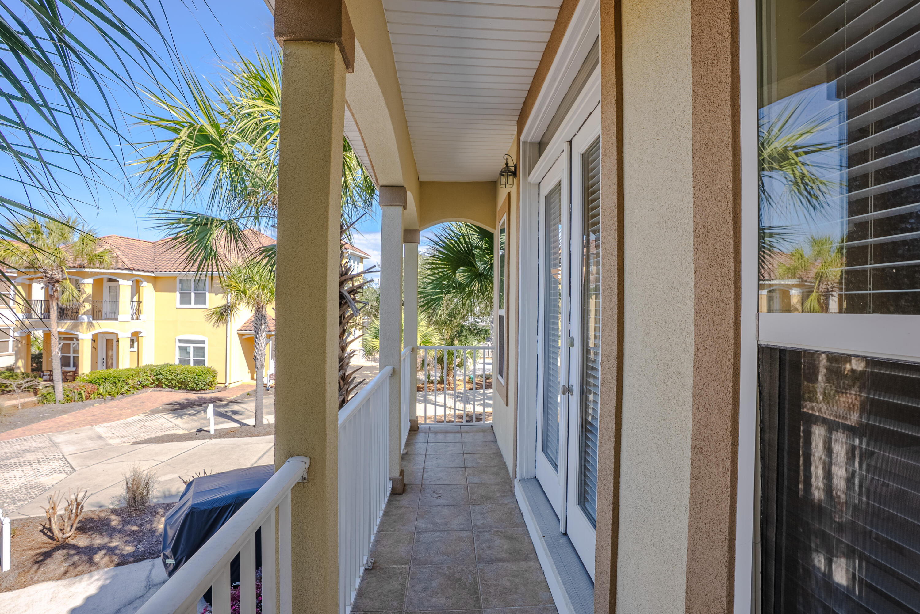 LA VALENCIA BEACH RESORT - Residential