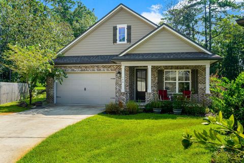 Photo of 140 Pintail Boulevard, Freeport, FL 32439 (MLS # 982720) Photo of 140 Pintail Boulevard, Freeport, FL 32439 (MLS # 982720)