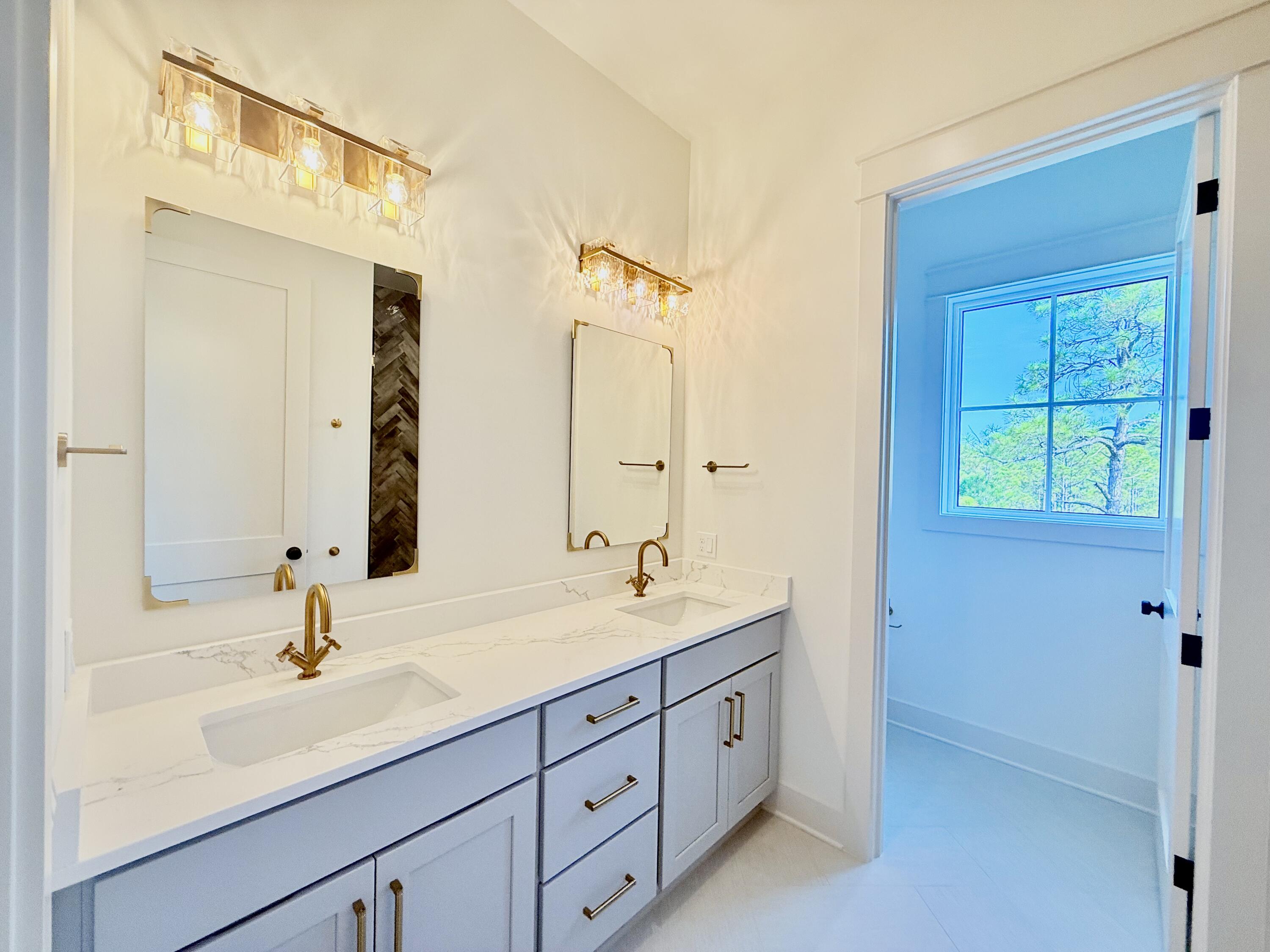 Treetop S/D - Residential