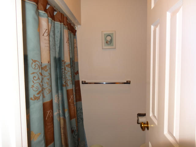 LAKESIDE CONDO AT BLUEWATER BAY - Residential