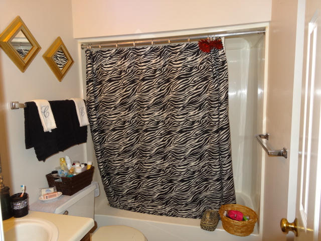 LAKESIDE CONDO AT BLUEWATER BAY - Residential