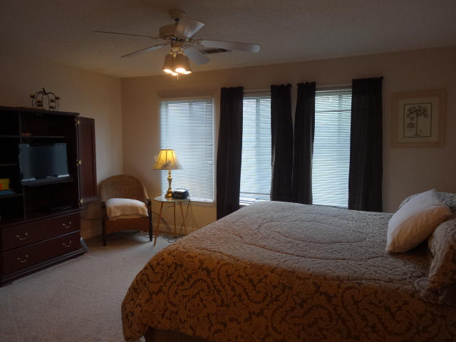 LAKESIDE CONDO AT BLUEWATER BAY - Residential