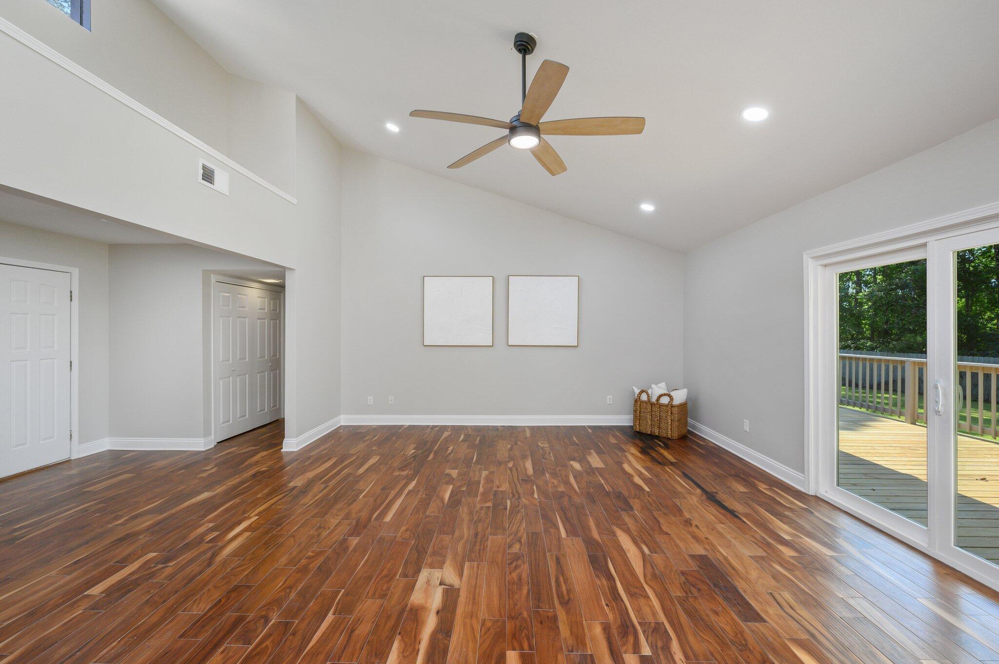 LIDO VILLAGE - Residential