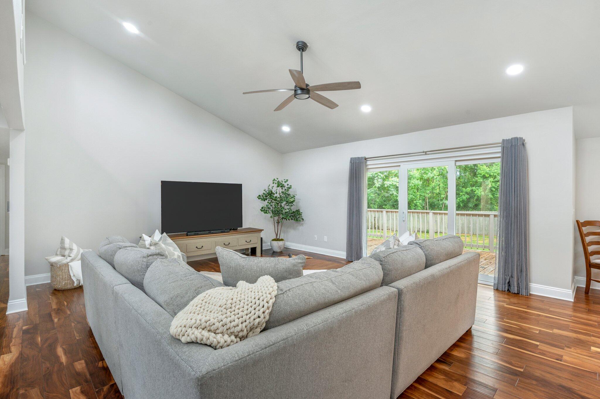 LIDO VILLAGE - Residential