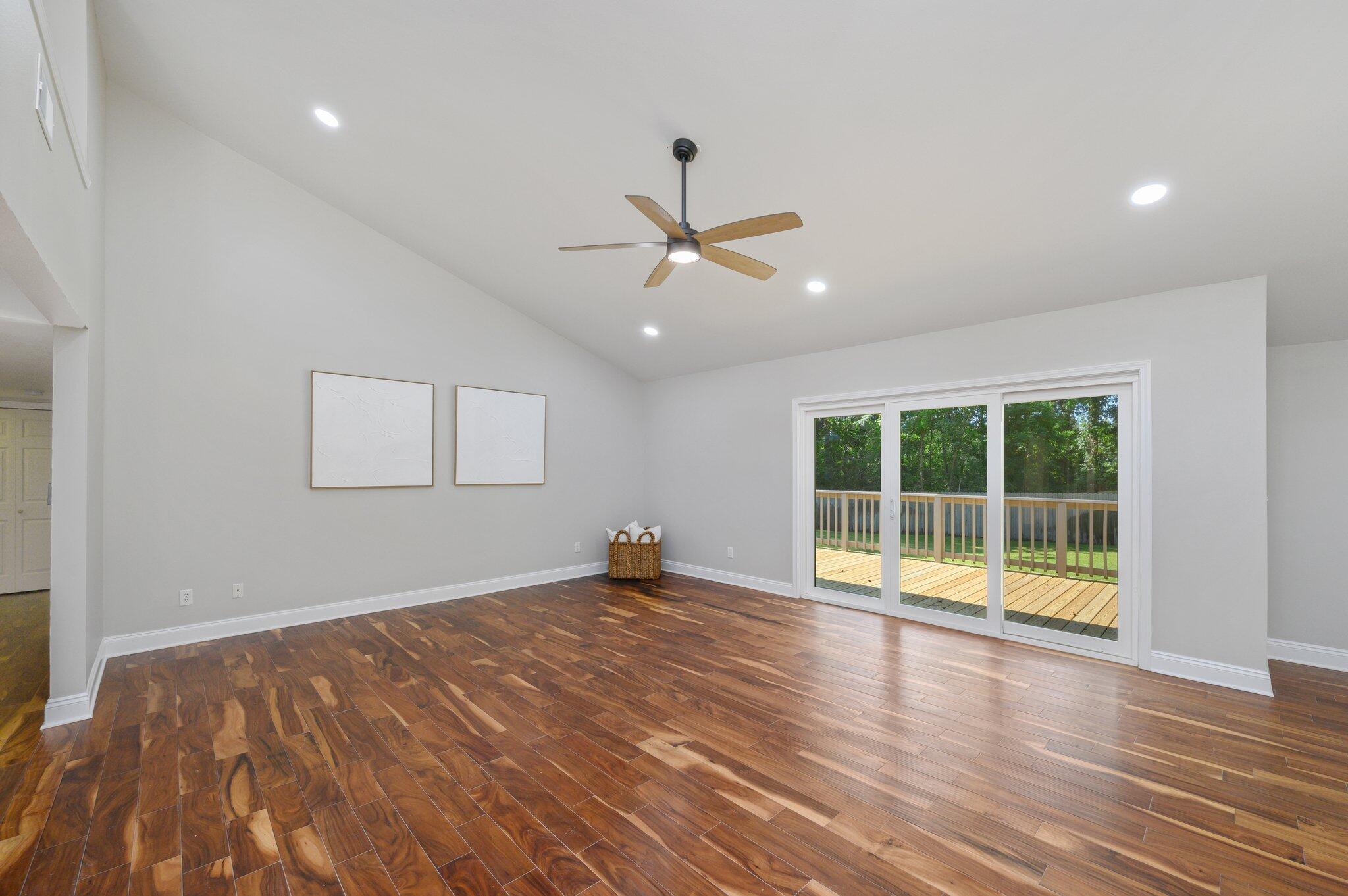 LIDO VILLAGE - Residential