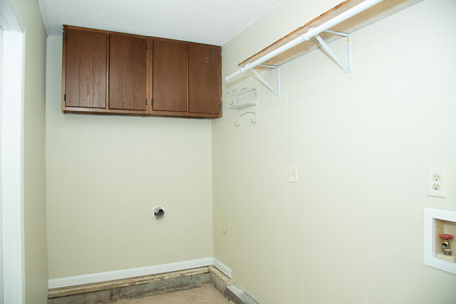 PINE MEADOWS 2ND ADDN - Residential Lease