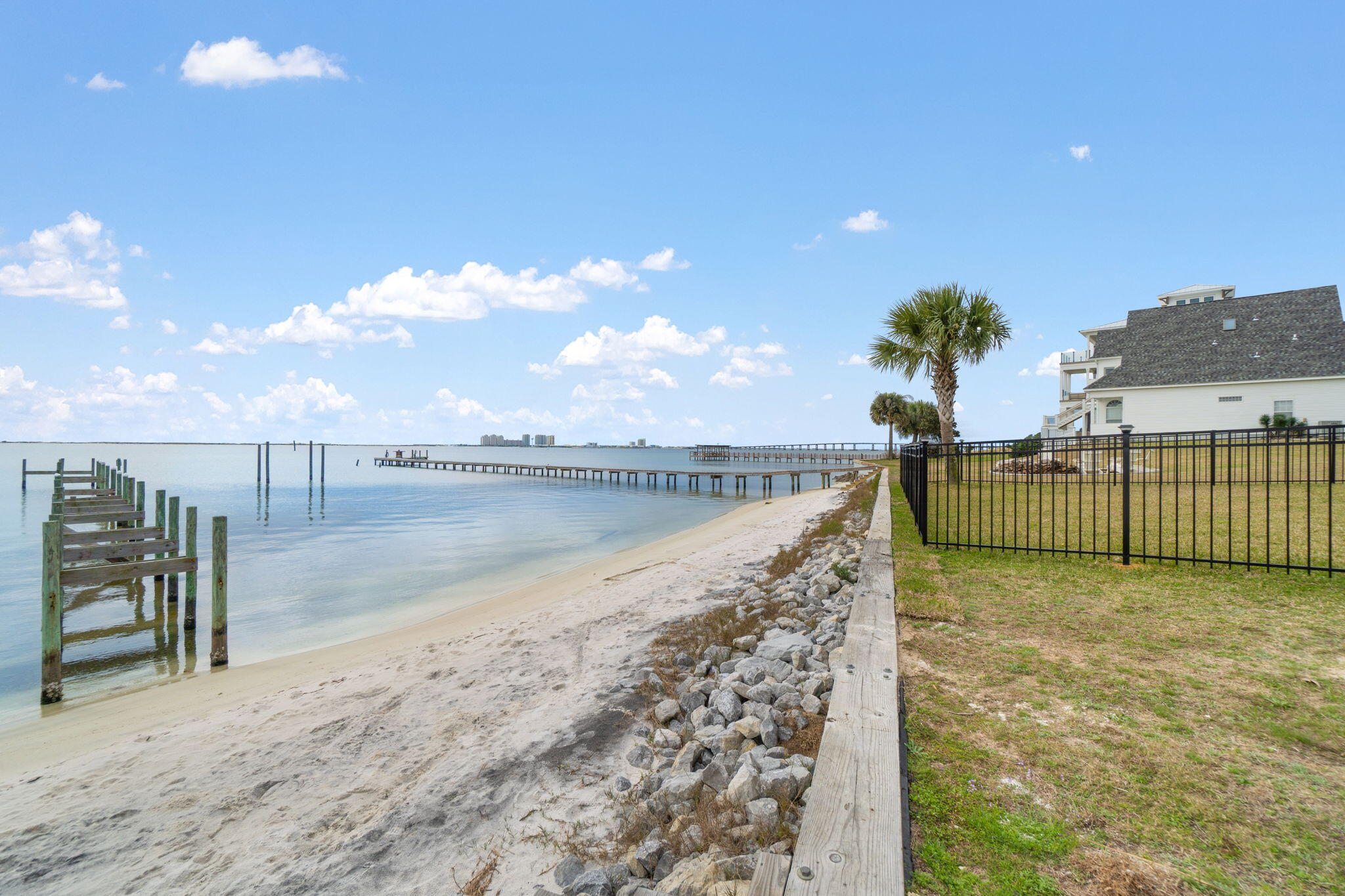 SOUNDSIDE MOORINGS - Residential