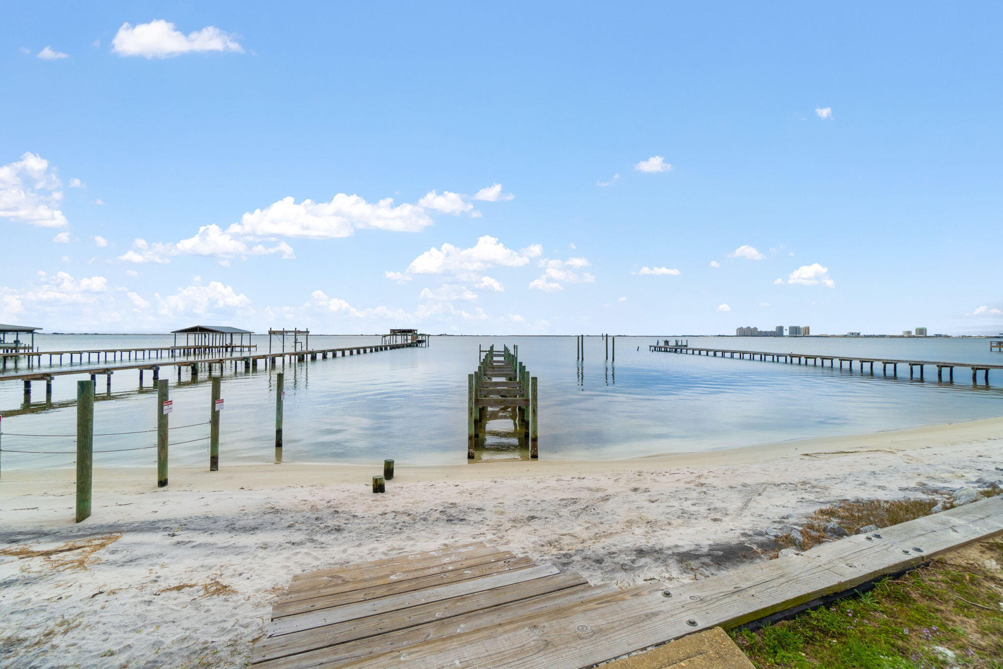 SOUNDSIDE MOORINGS - Residential