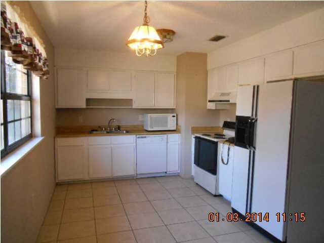 WYNNEHAVEN BEACH ESTATES 1ST ADDN - Residential Lease