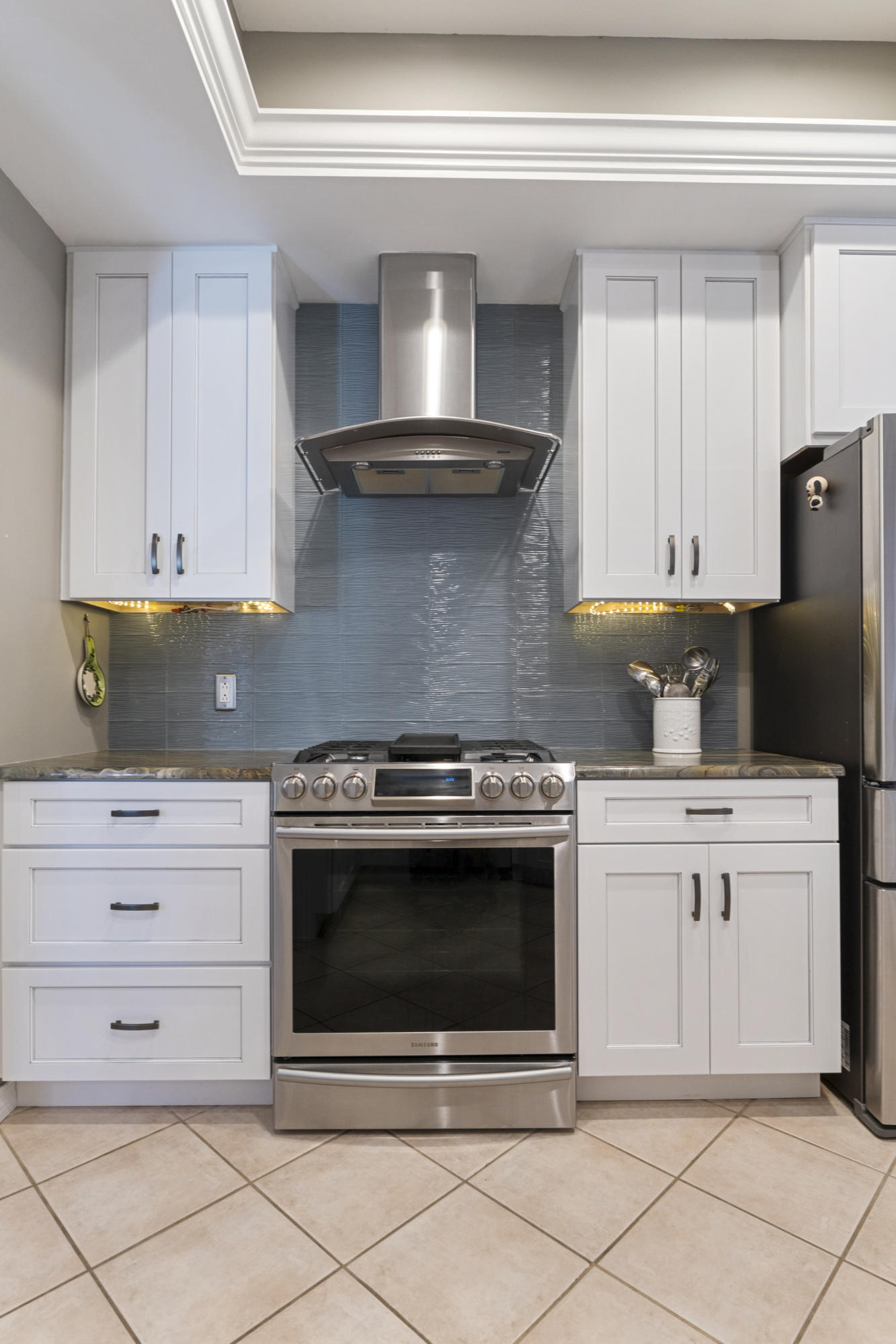 AVALON BEACH ESTATES - Residential