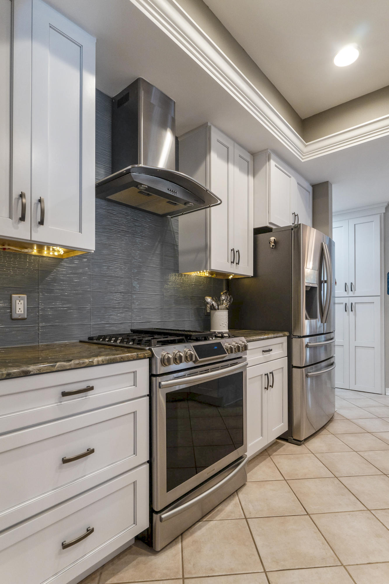 AVALON BEACH ESTATES - Residential