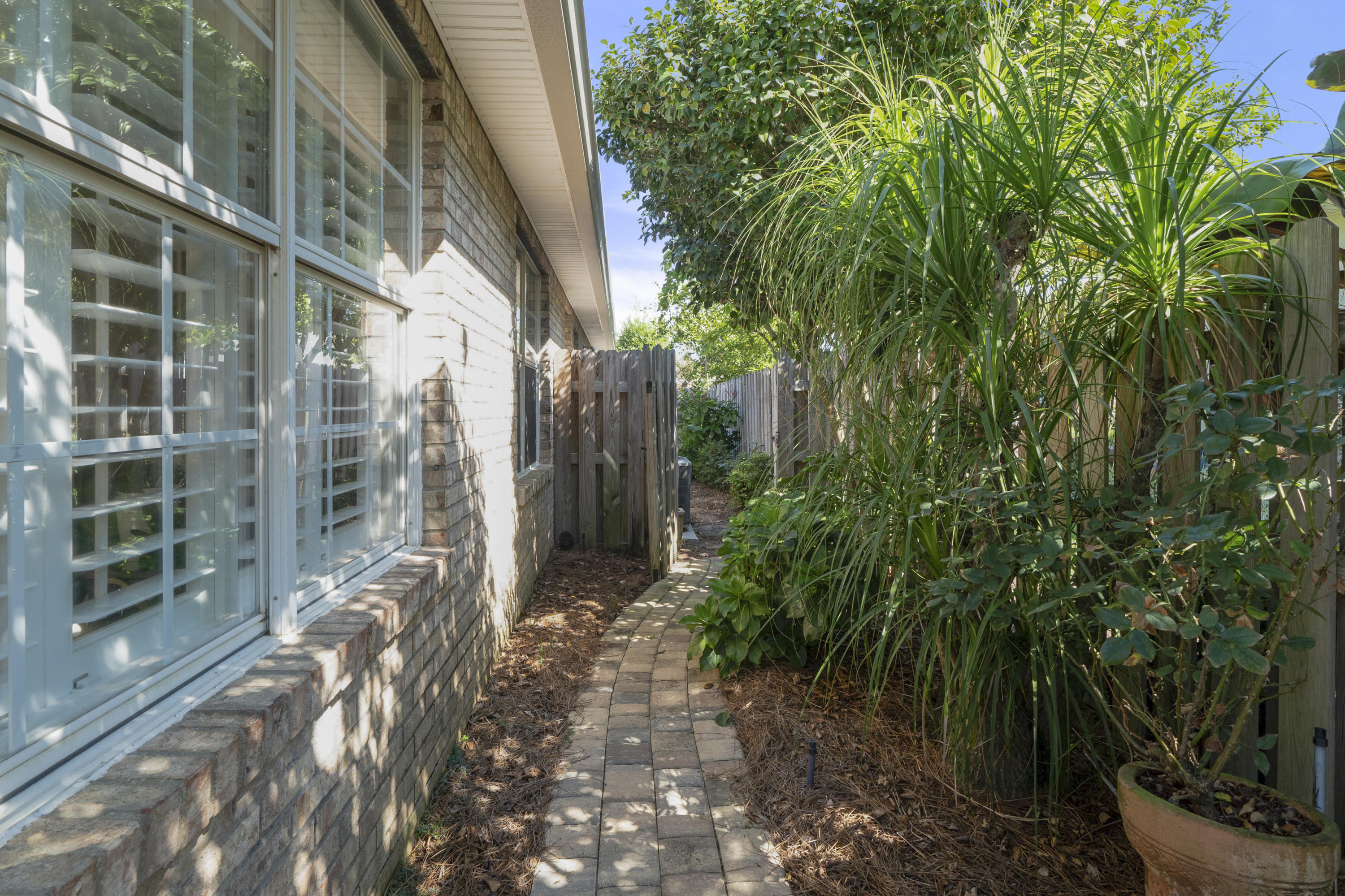 AVALON BEACH ESTATES - Residential