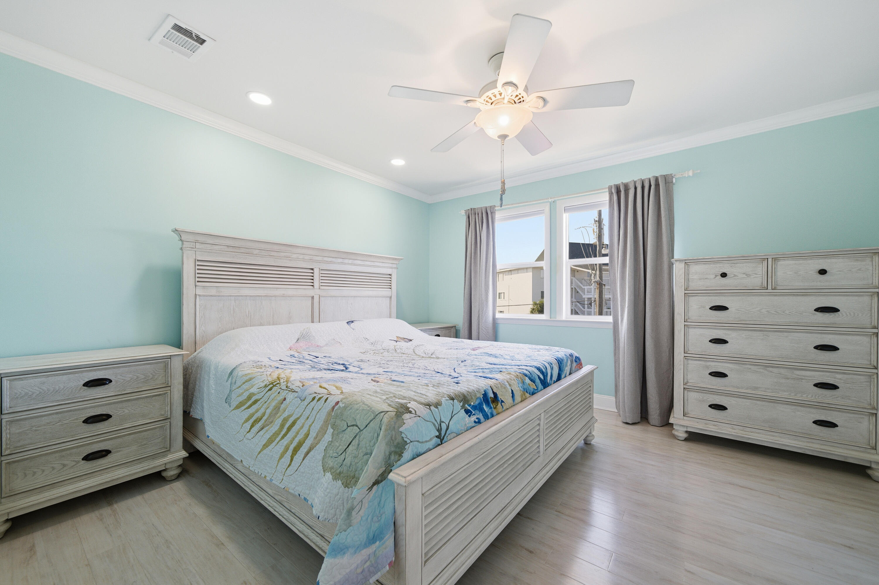 SANDOLLAR CONDO - Residential