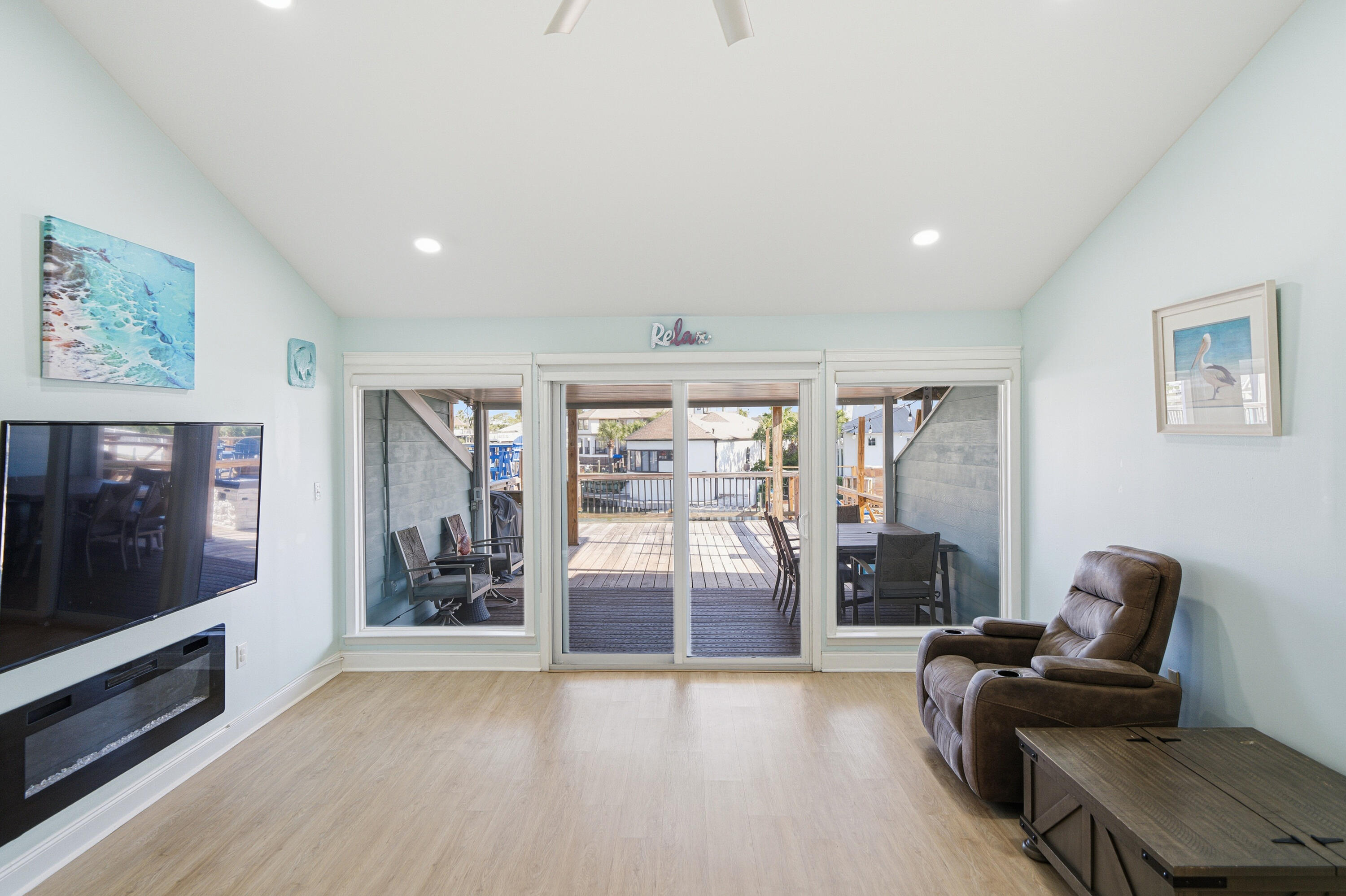 SANDOLLAR CONDO - Residential