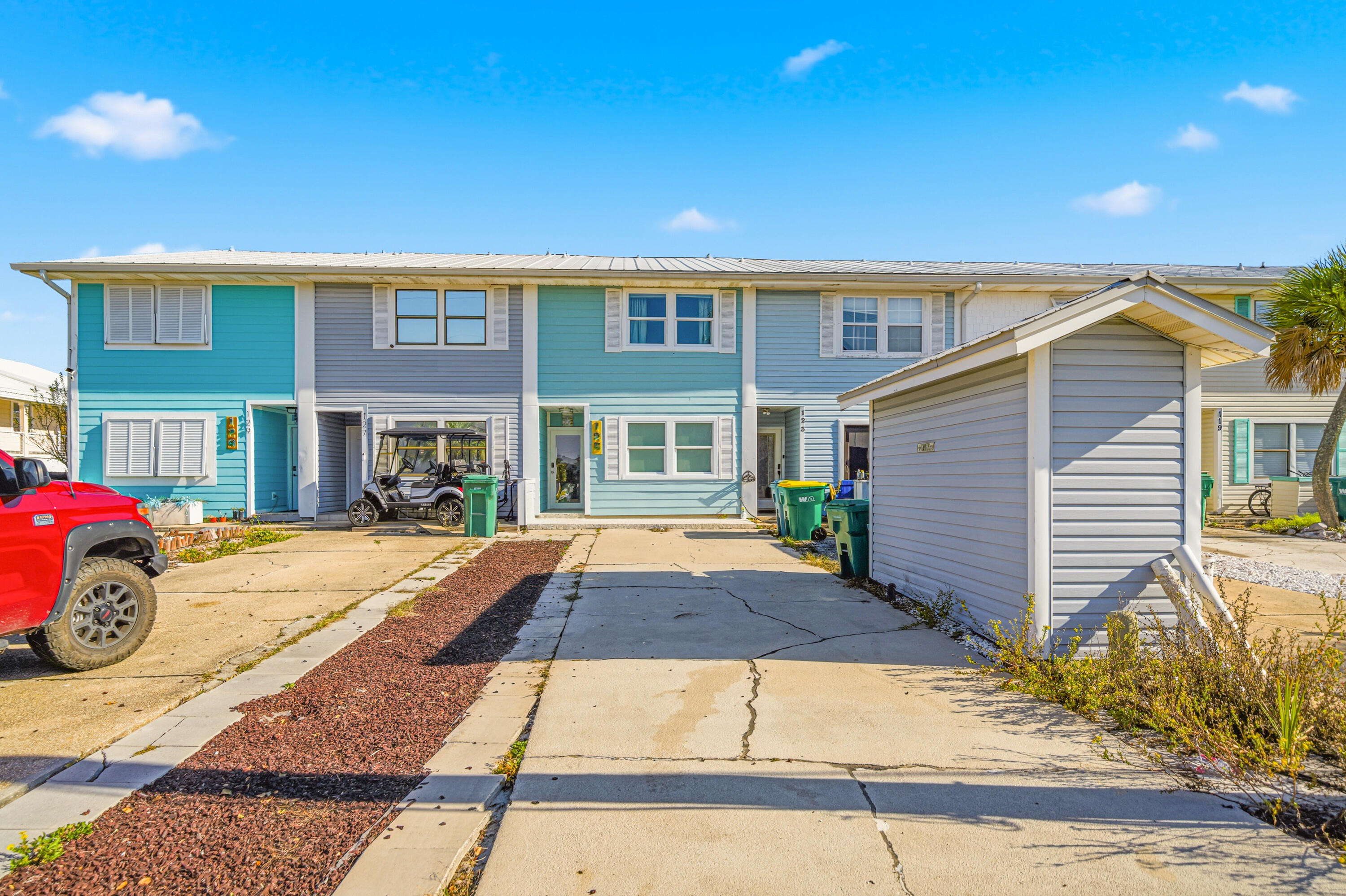 SANDOLLAR CONDO - Residential