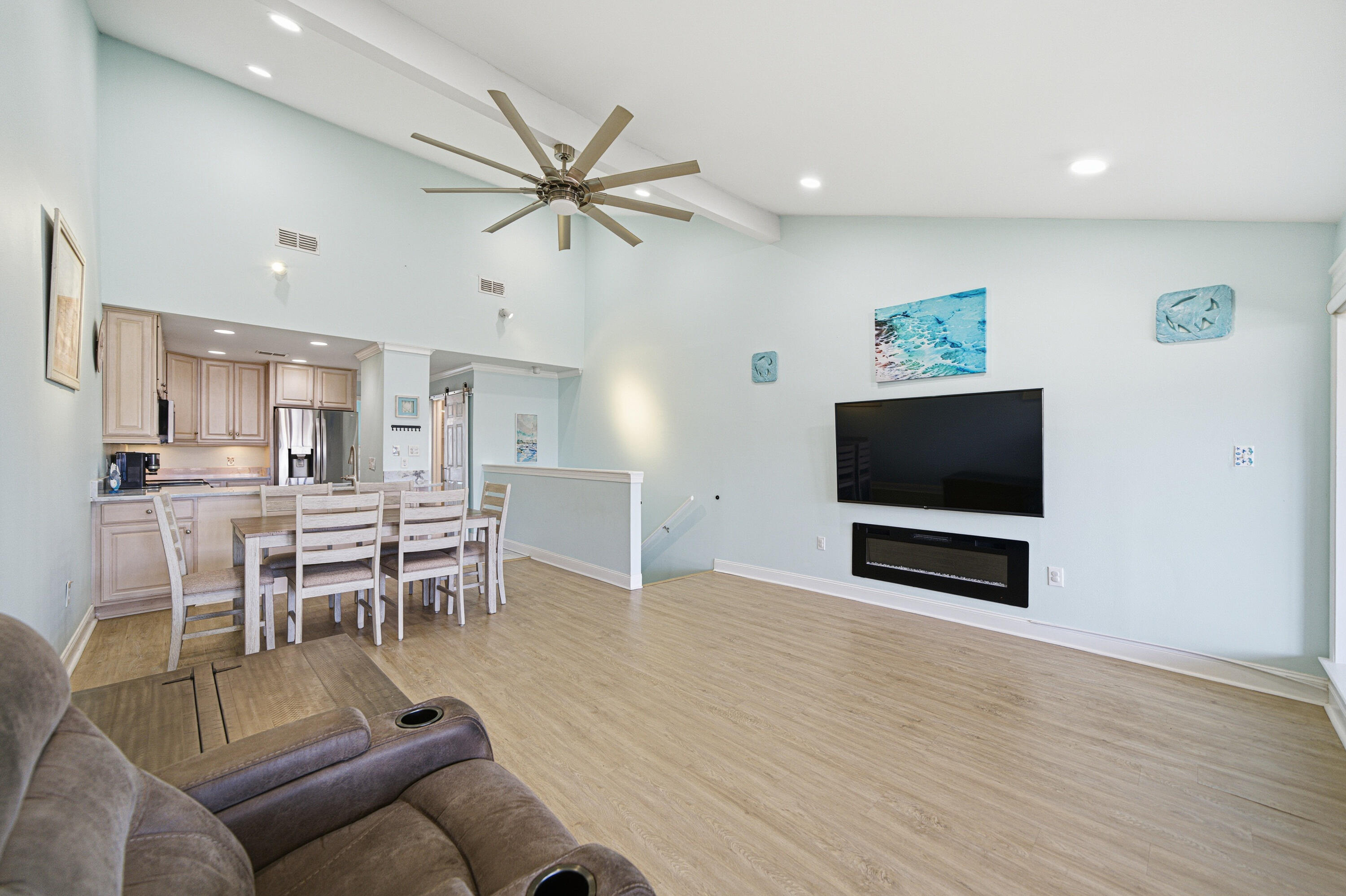 SANDOLLAR CONDO - Residential