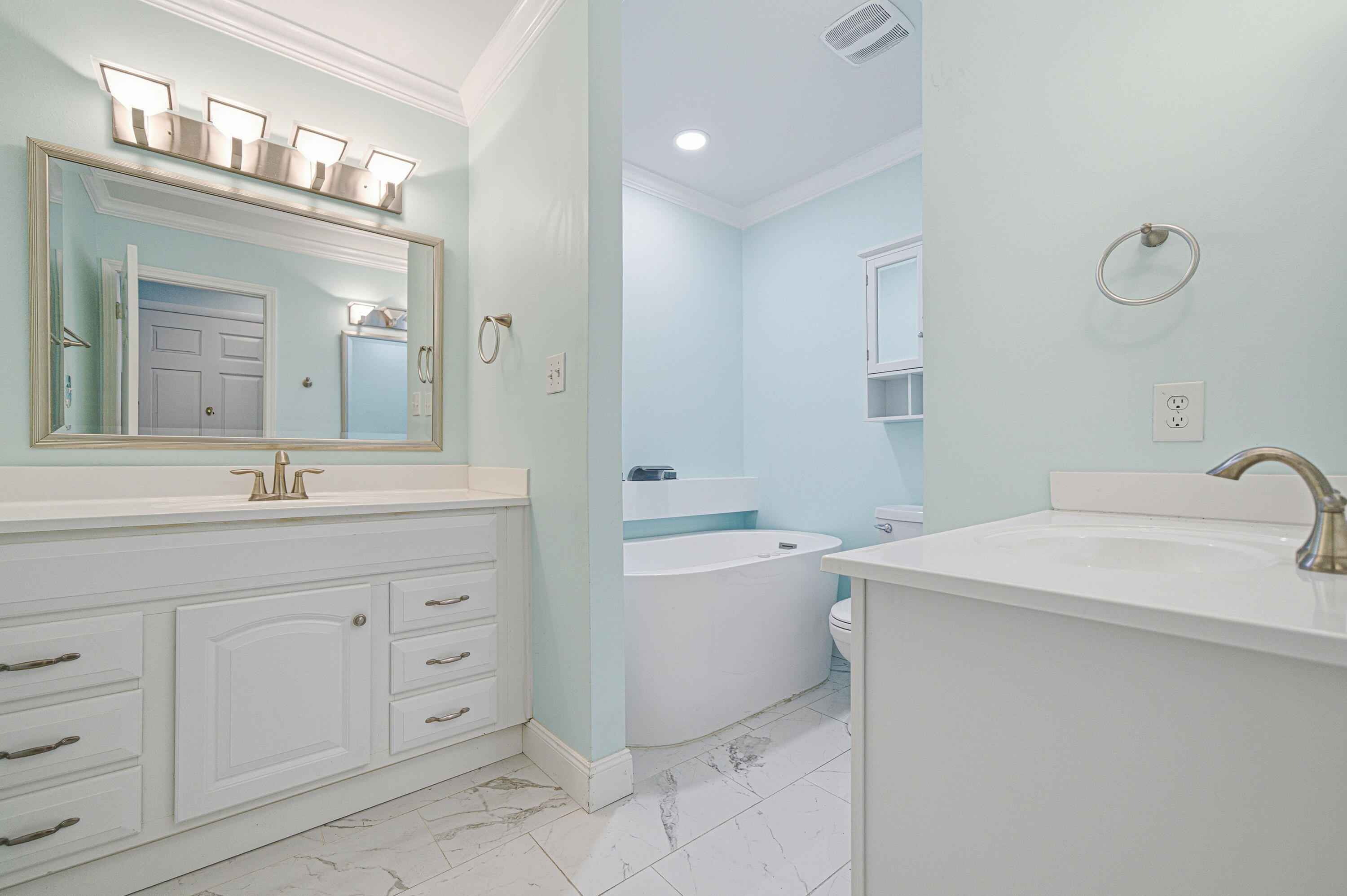 SANDOLLAR CONDO - Residential