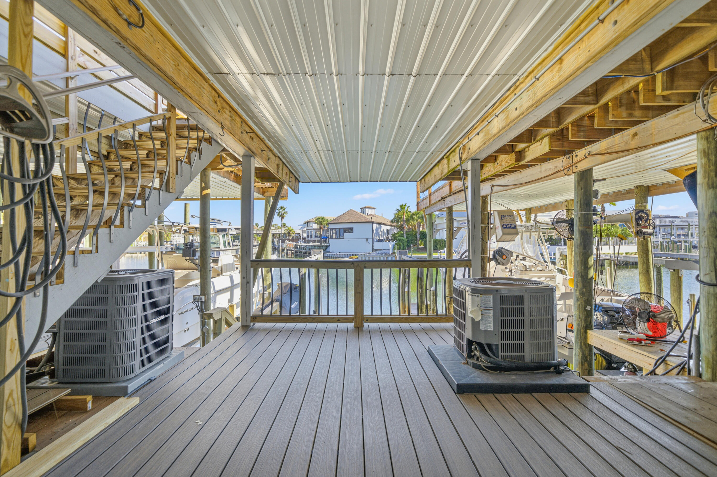 SANDOLLAR CONDO - Residential