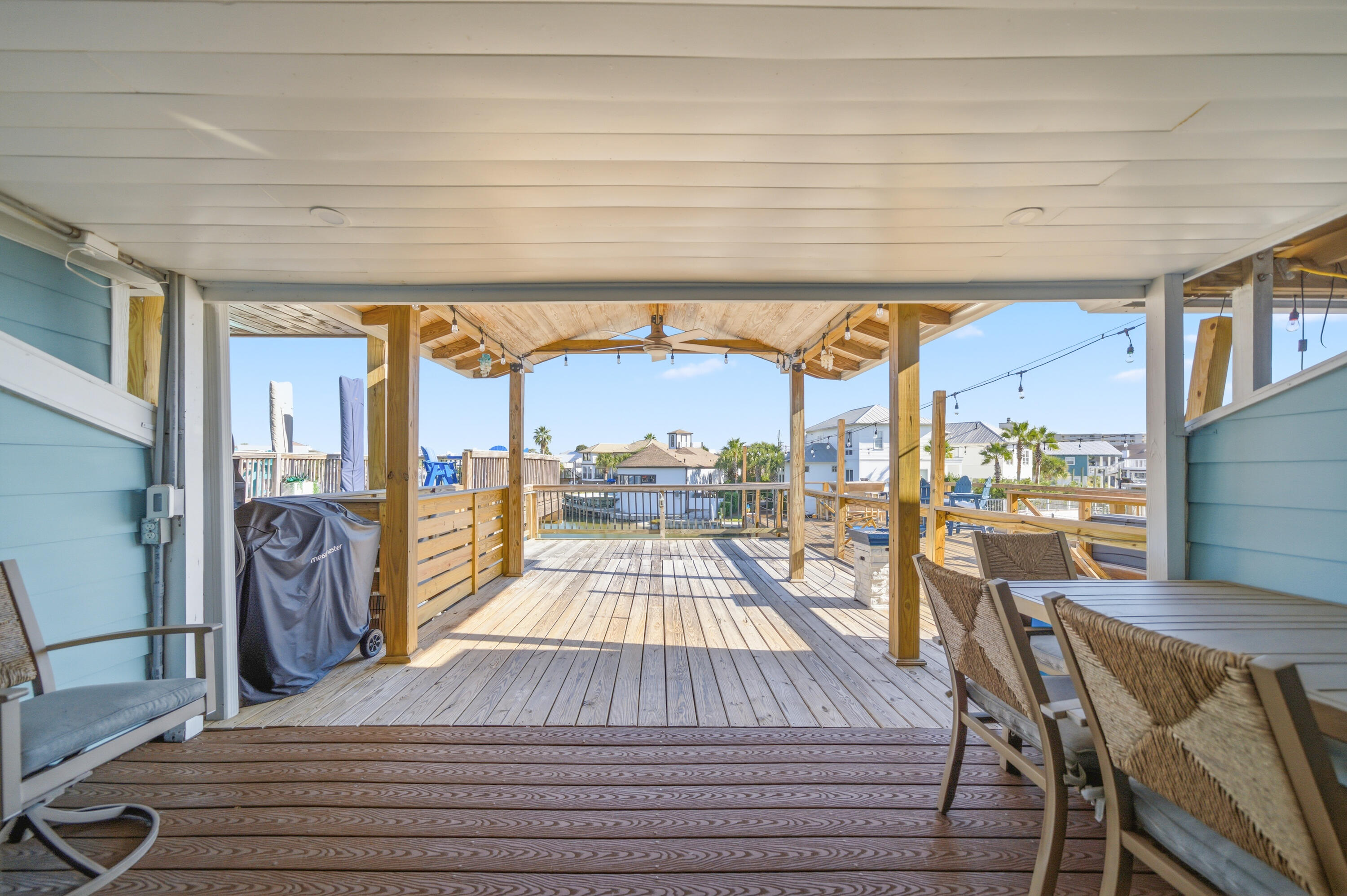 SANDOLLAR CONDO - Residential