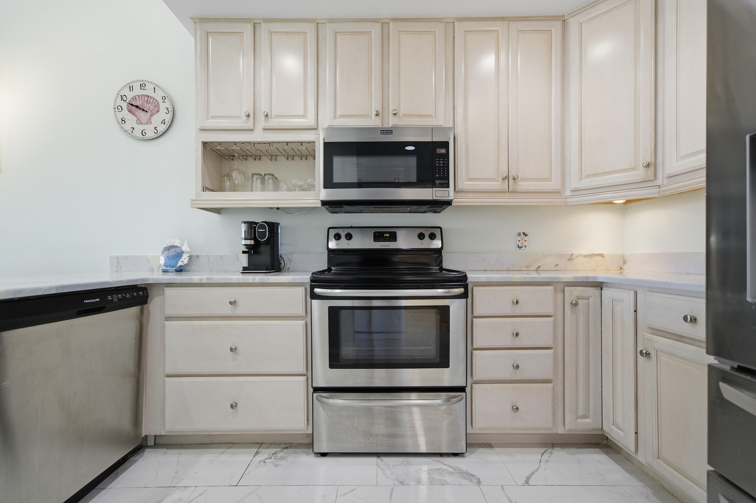 SANDOLLAR CONDO - Residential