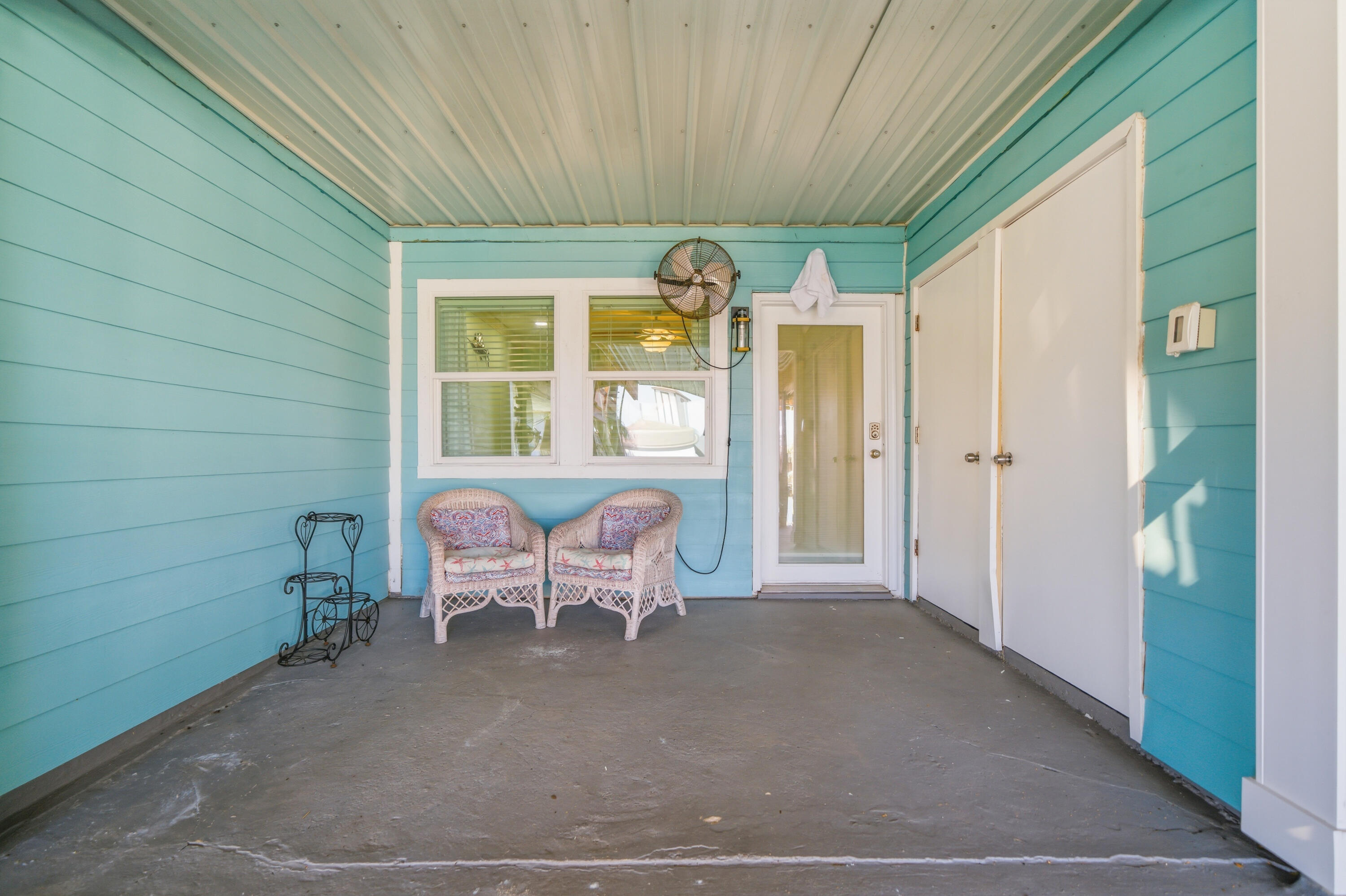 SANDOLLAR CONDO - Residential