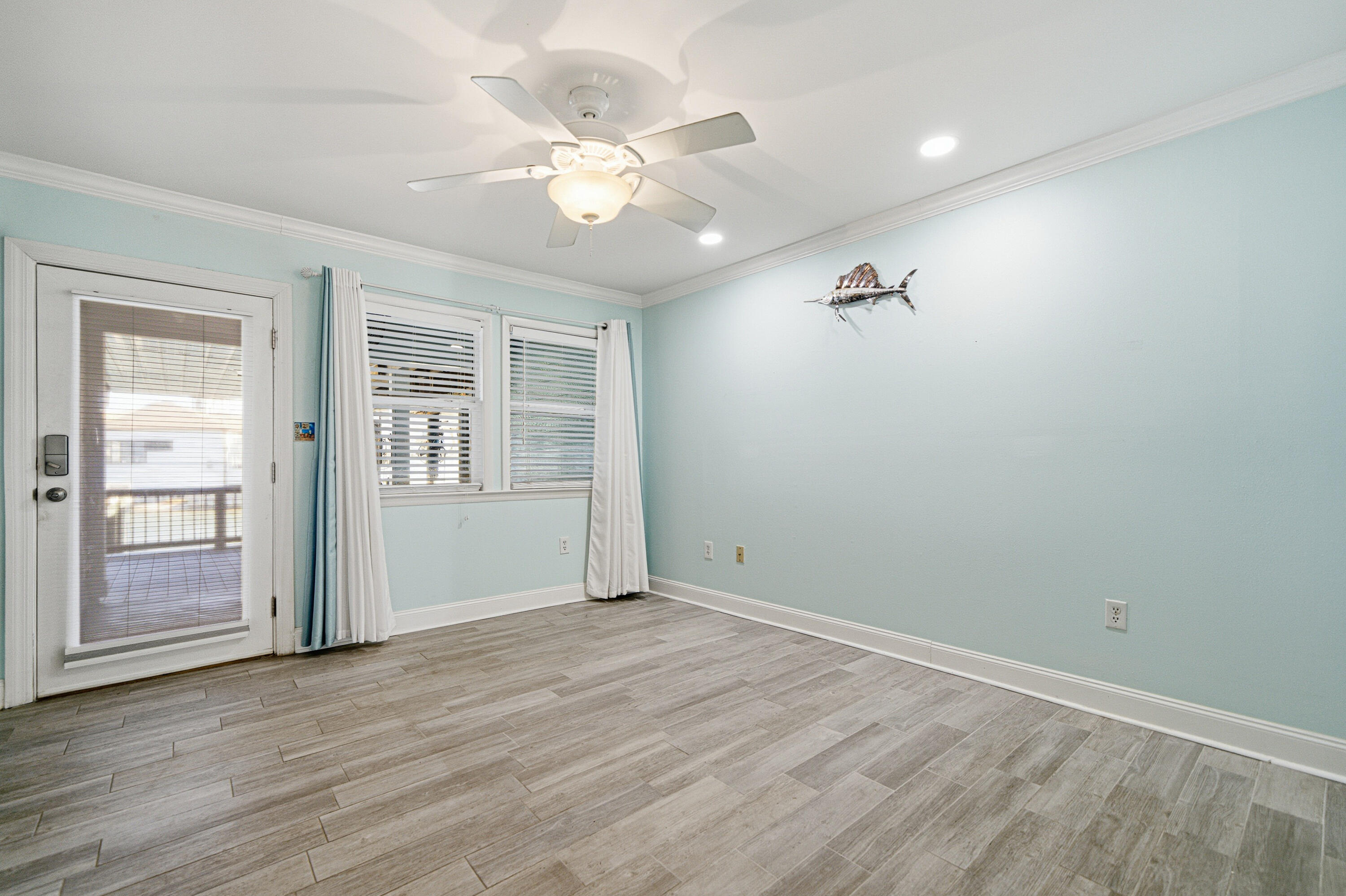 SANDOLLAR CONDO - Residential