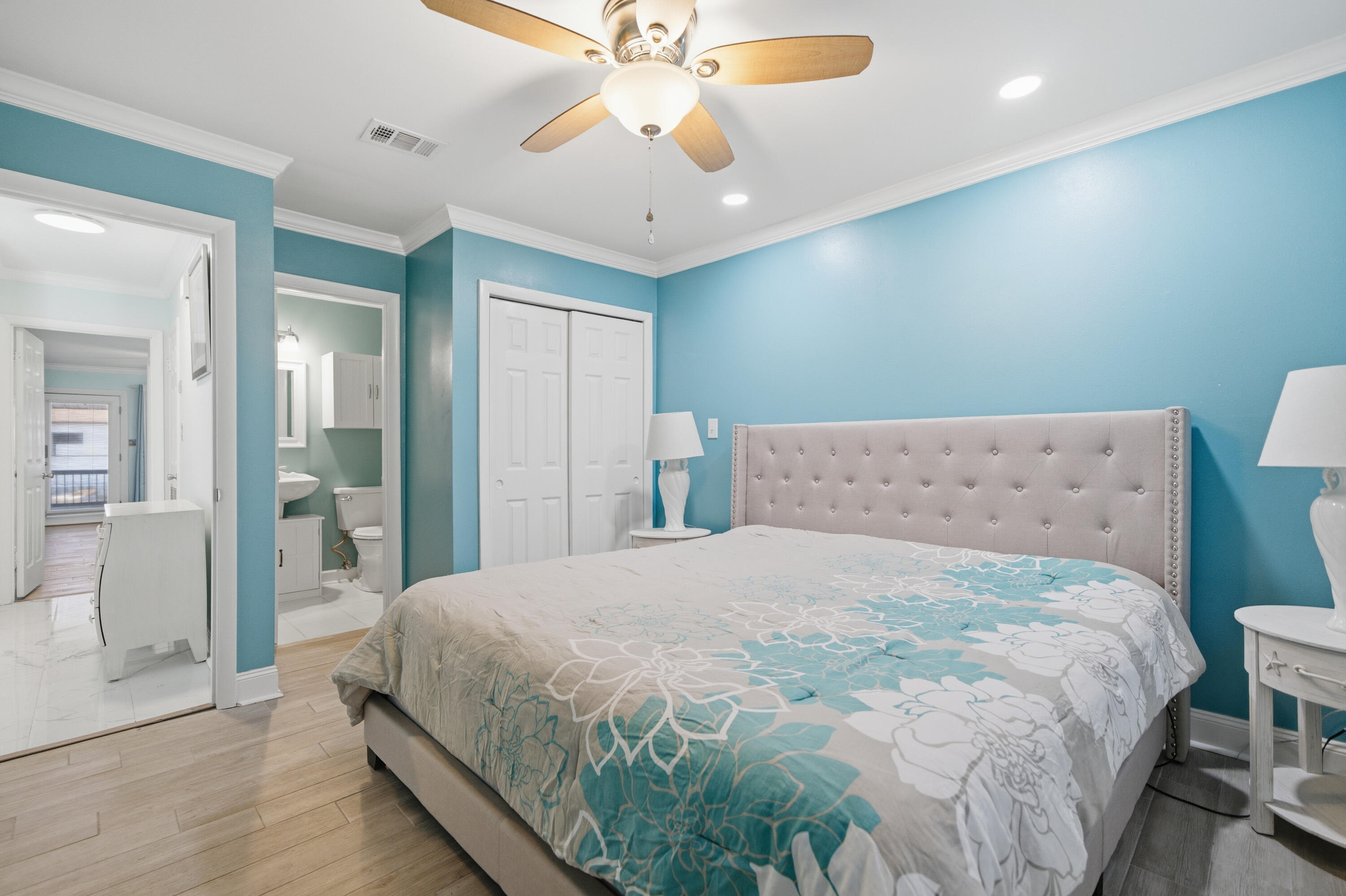 SANDOLLAR CONDO - Residential