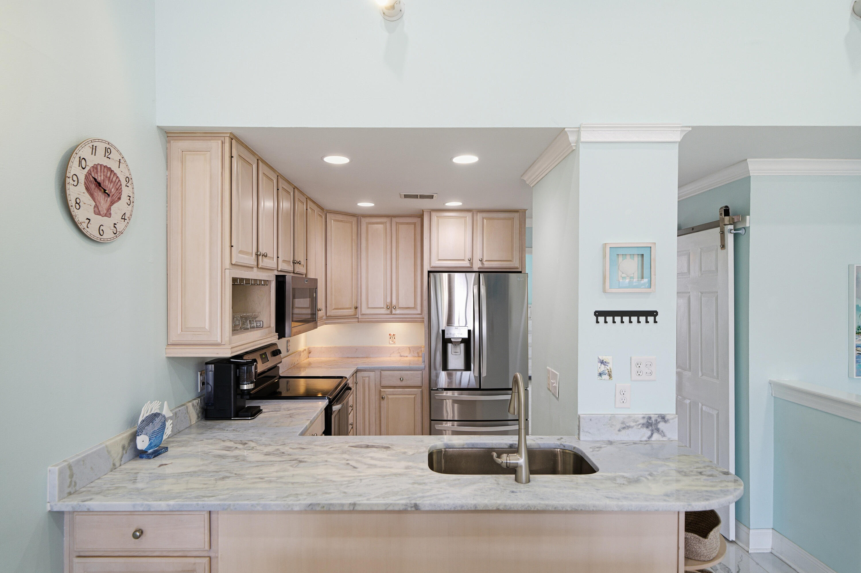 SANDOLLAR CONDO - Residential