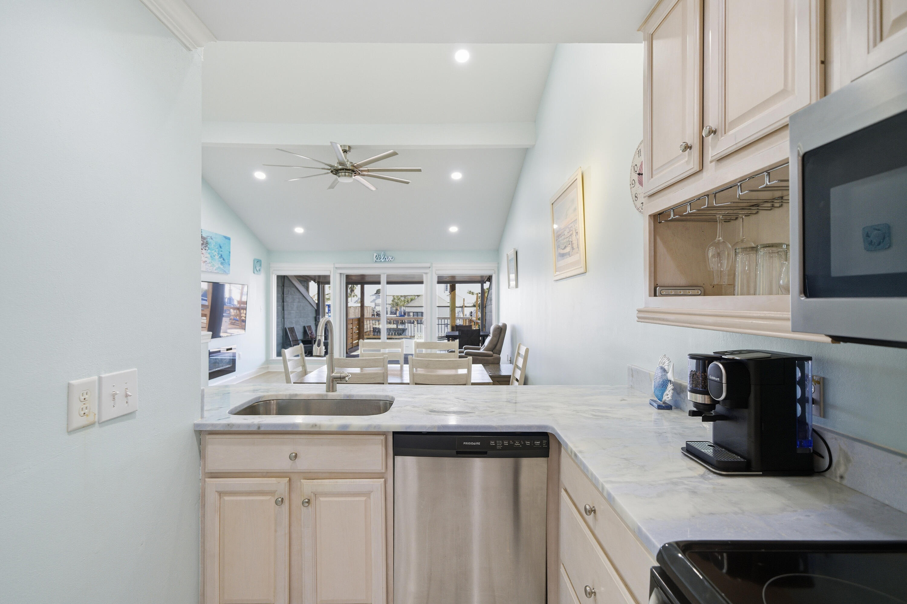 SANDOLLAR CONDO - Residential