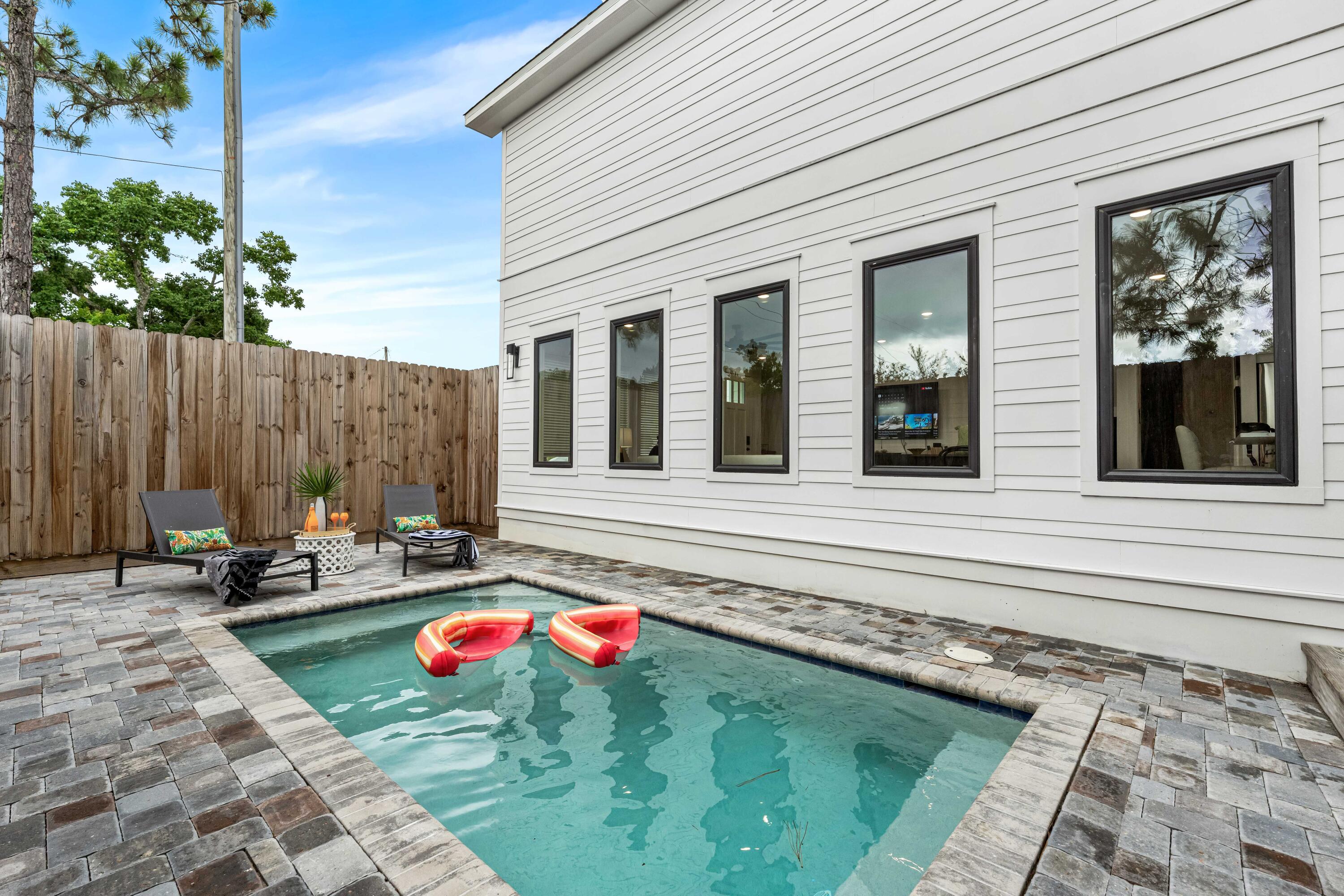 LAGUNA BEACH 6TH ADDN - Residential