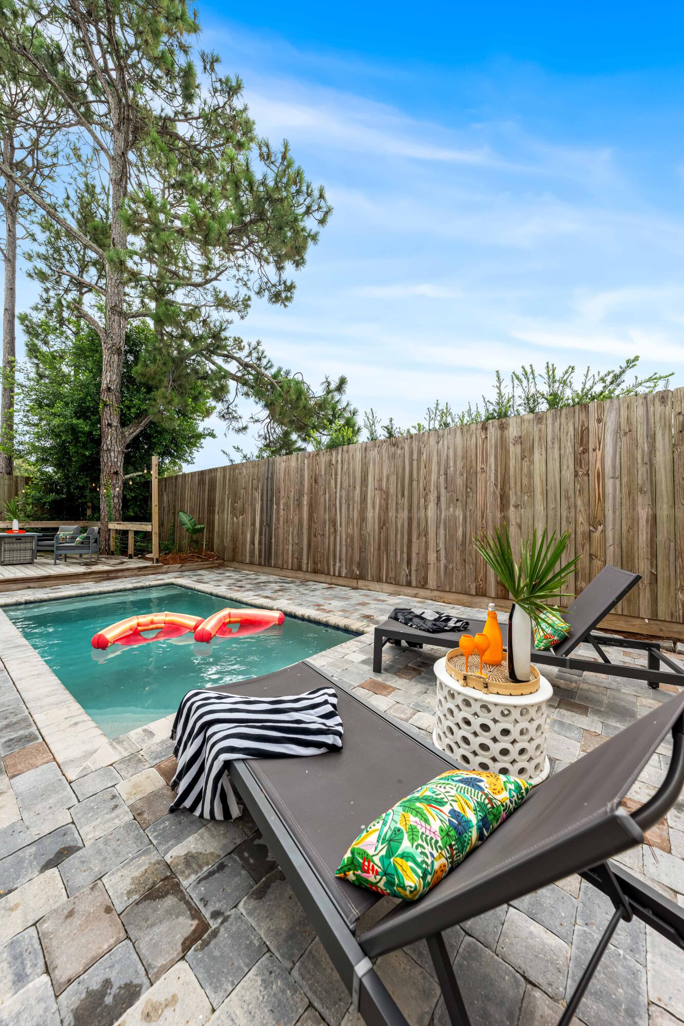 LAGUNA BEACH 6TH ADDN - Residential