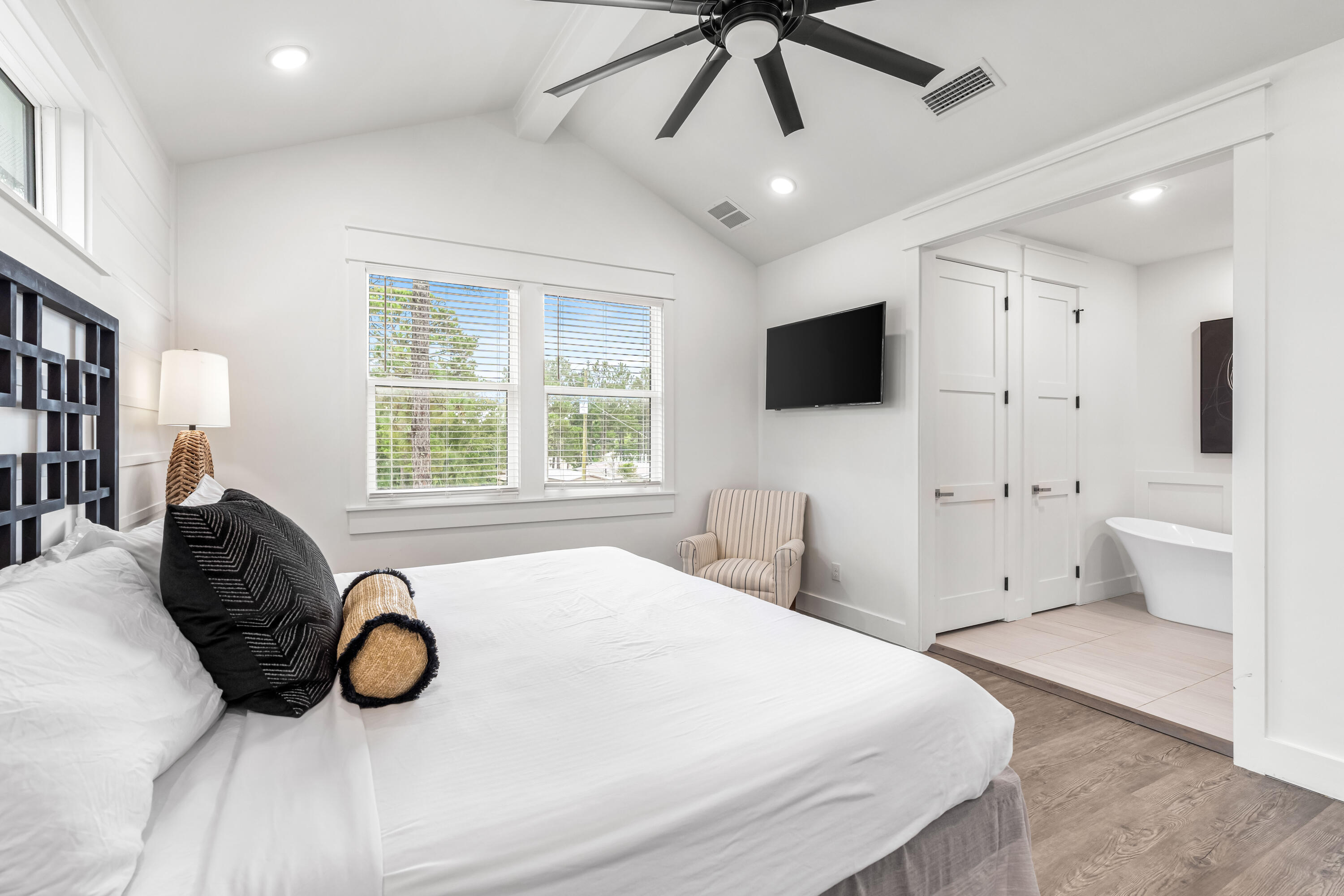 LAGUNA BEACH 6TH ADDN - Residential