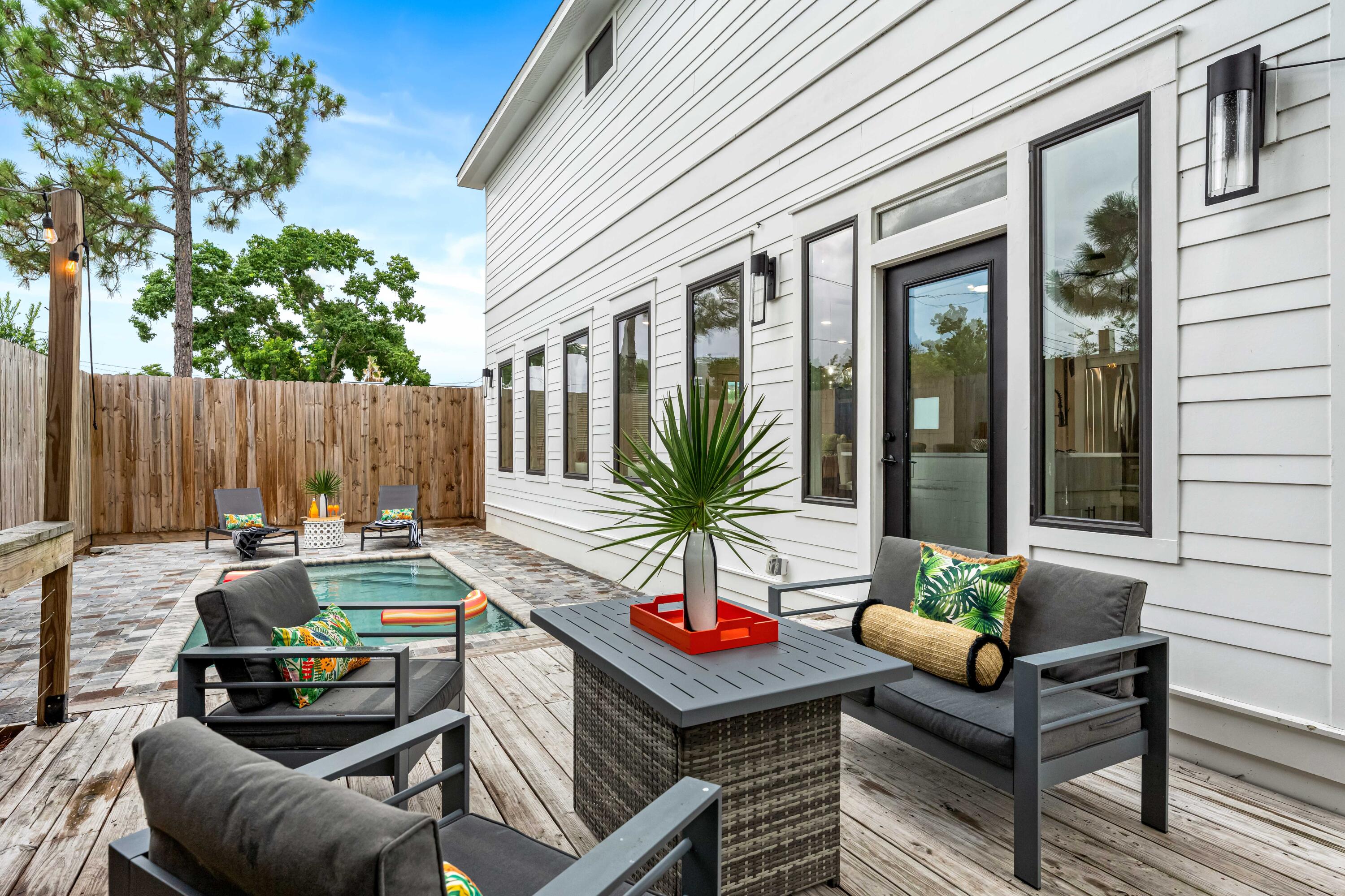 LAGUNA BEACH 6TH ADDN - Residential